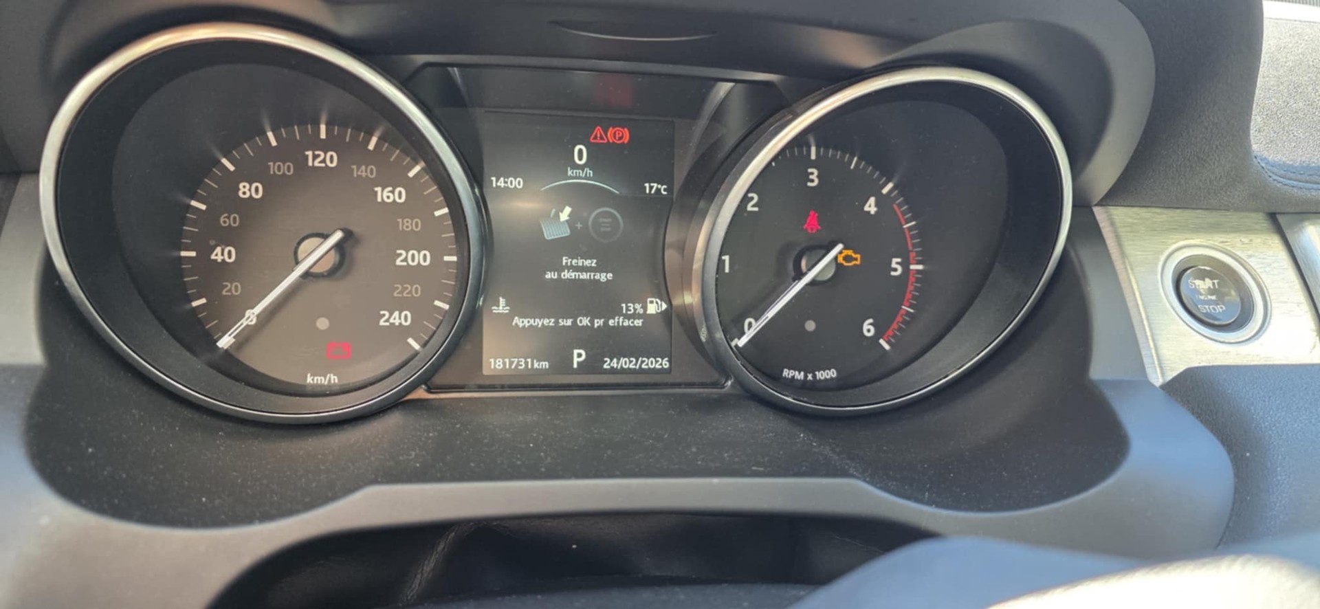 LAND ROVER Range Rover Evoque 2.0 TD4 SE Dynamic AT9-image-11