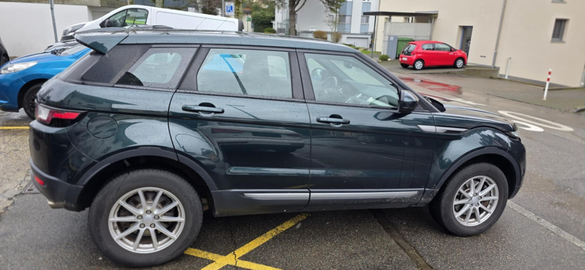 LAND ROVER Range Rover Evoque 2.0 TD4 SE Dynamic AT9-image-8