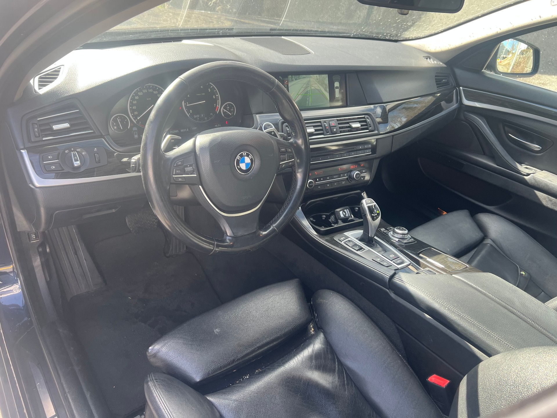 BMW 528i xDrive Touring Steptronic-image-8
