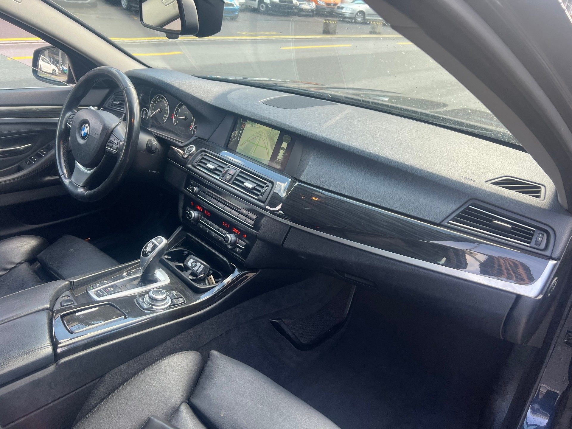 BMW 528i xDrive Touring Steptronic-image-10