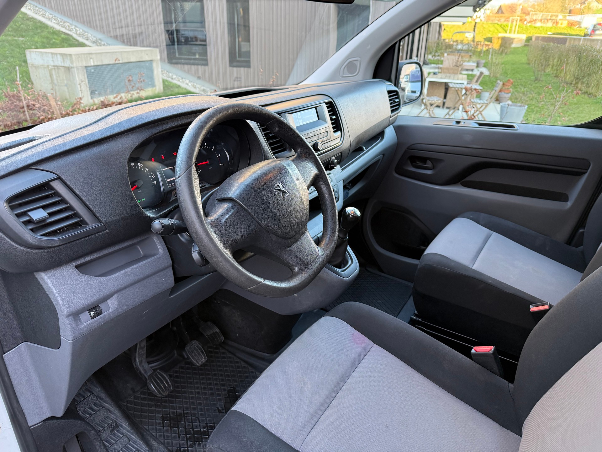 PEUGEOT Expert 1.6 BlueHDi 95 Active Compact-image-11