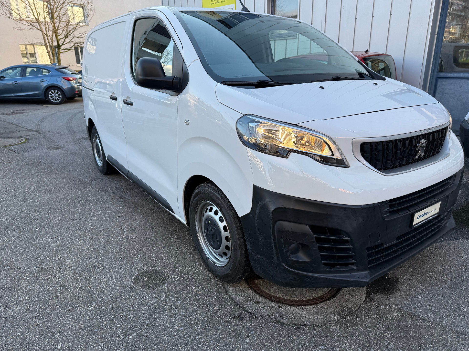 PEUGEOT Expert 1.6 BlueHDi 95 Active Compact-image-2