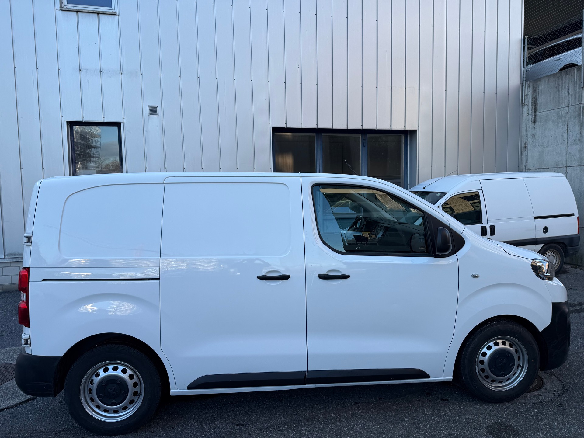 PEUGEOT Expert 1.6 BlueHDi 95 Active Compact-image-3