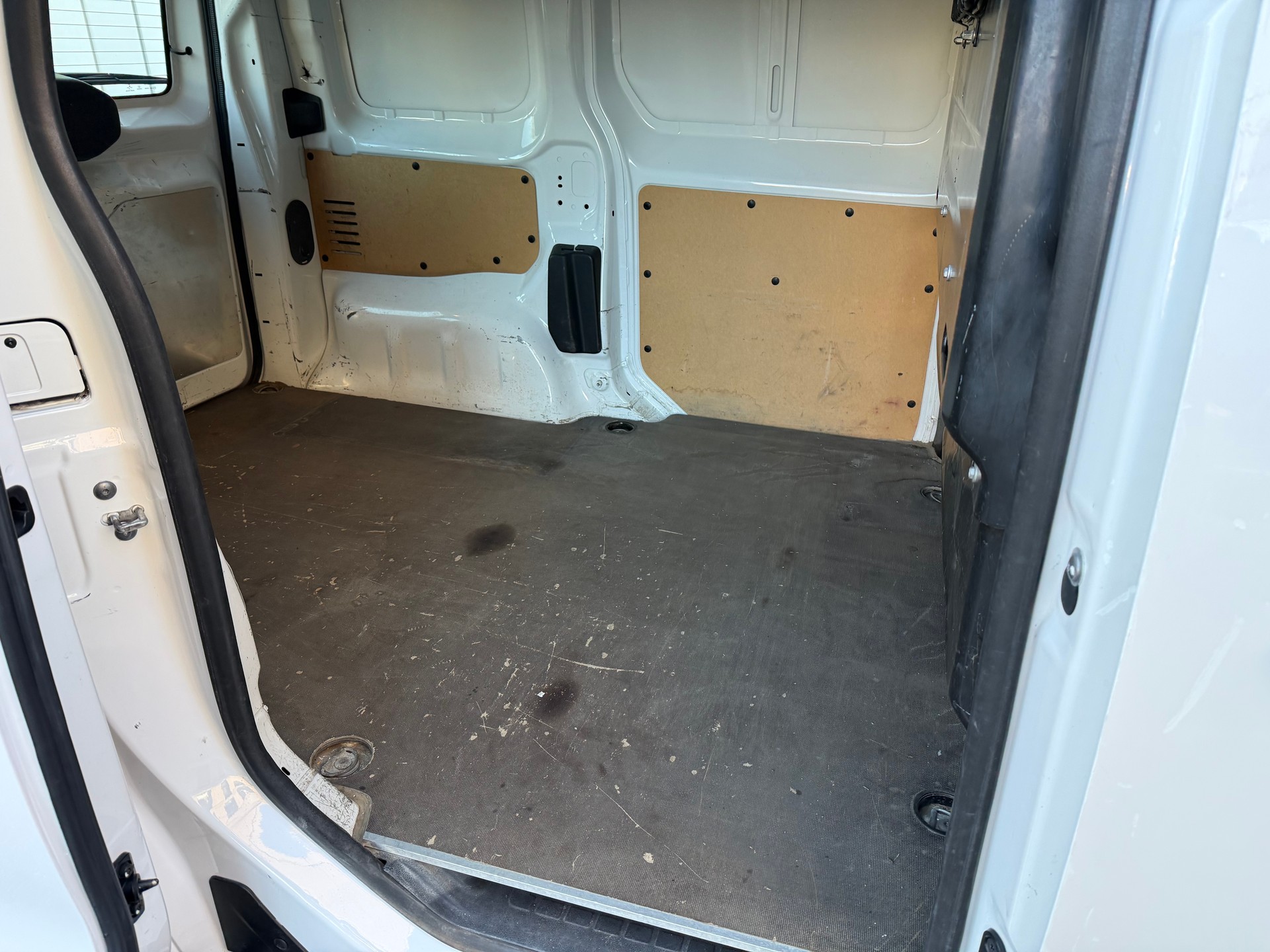 PEUGEOT Expert 1.6 BlueHDi 95 Active Compact-image-8