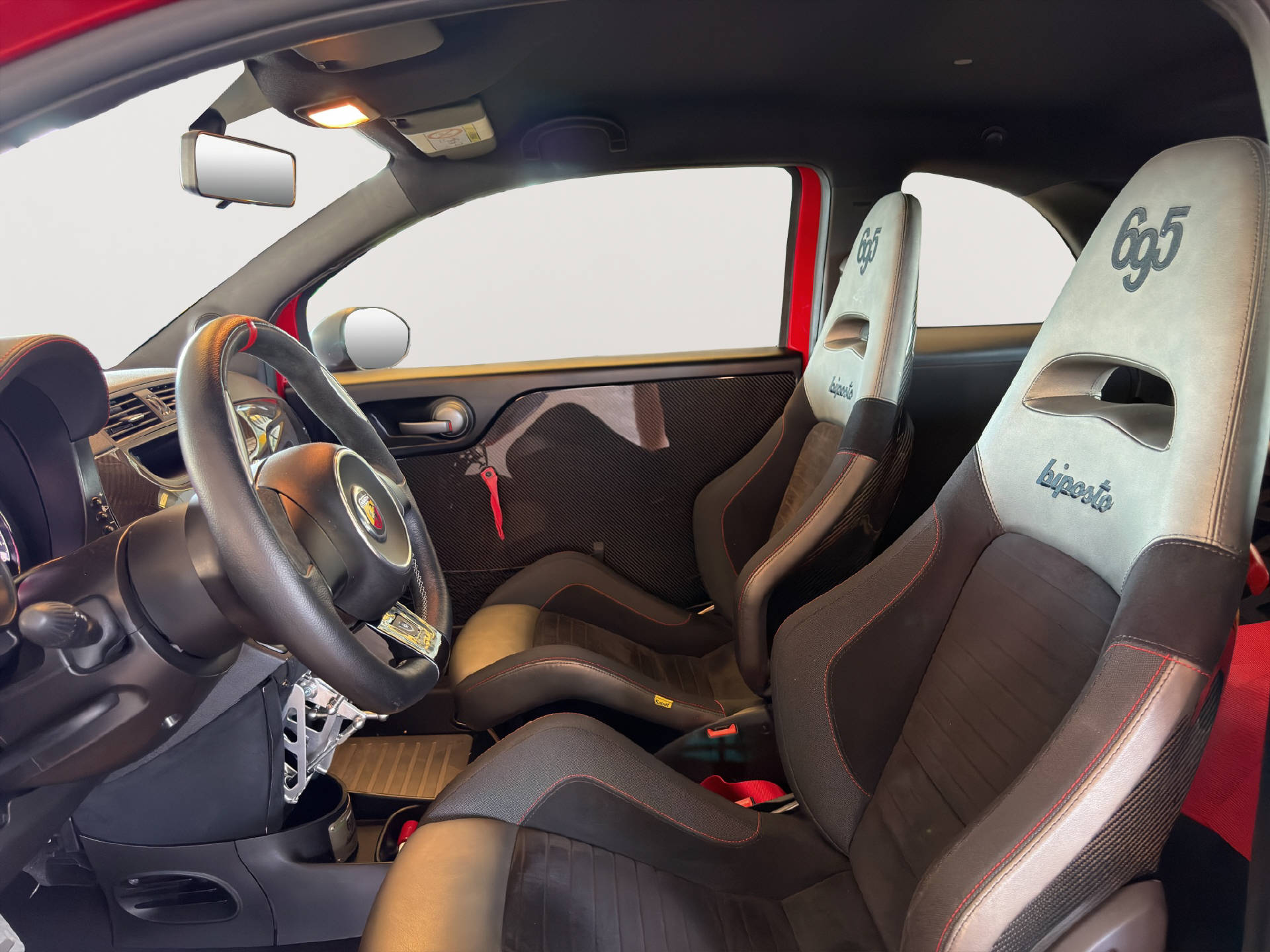 FIAT 695 Abarth 1.4 T-Jet 190 Biposto-image-10