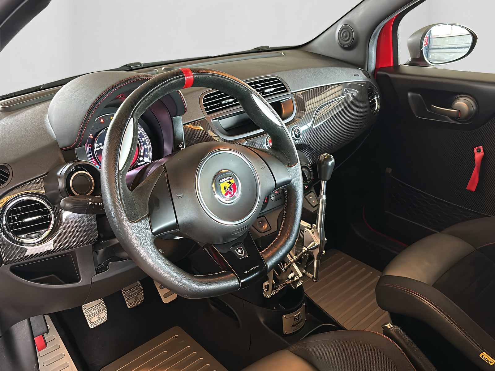 FIAT 695 Abarth 1.4 T-Jet 190 Biposto-image-12