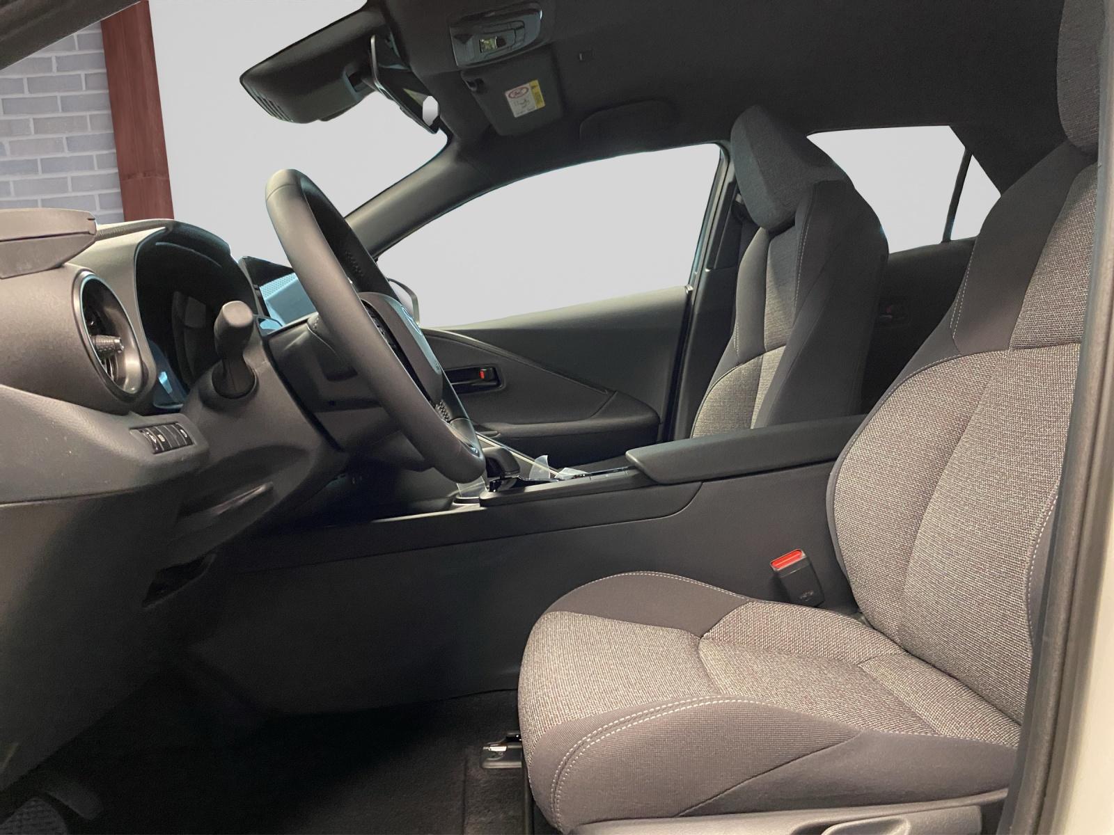 TOYOTA C-HR 1.8 HEV Swiss Edition-image-6