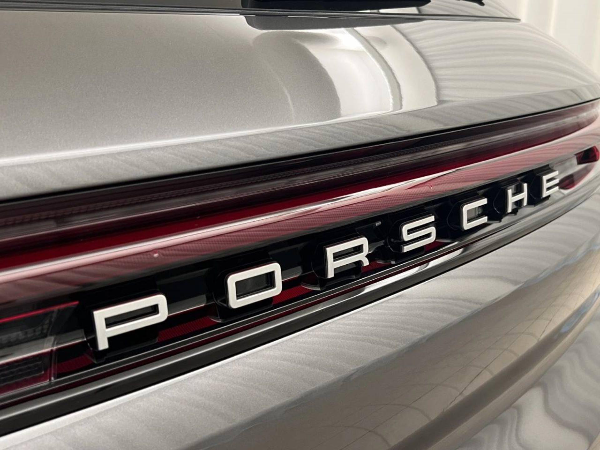 PORSCHE Cayenne E-Hybrid-image-7