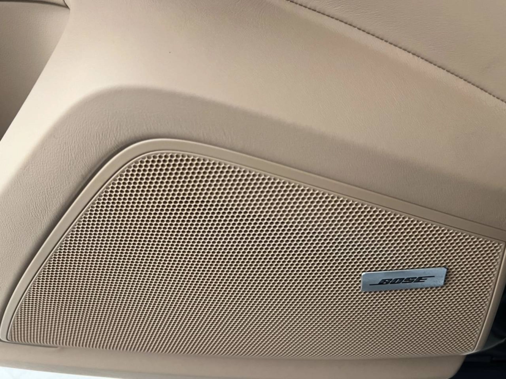 PORSCHE Cayenne E-Hybrid-image-12