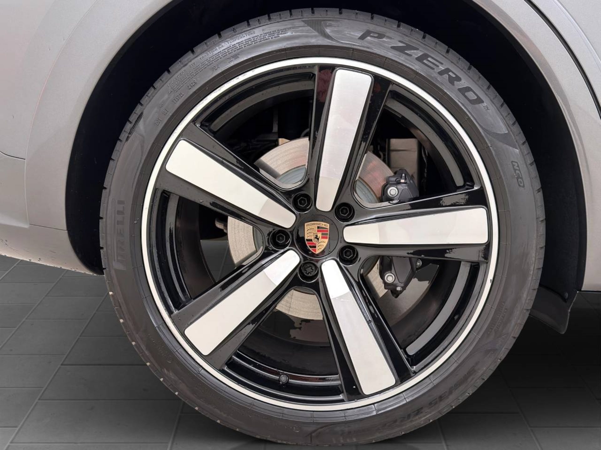 PORSCHE Cayenne E-Hybrid-image-25