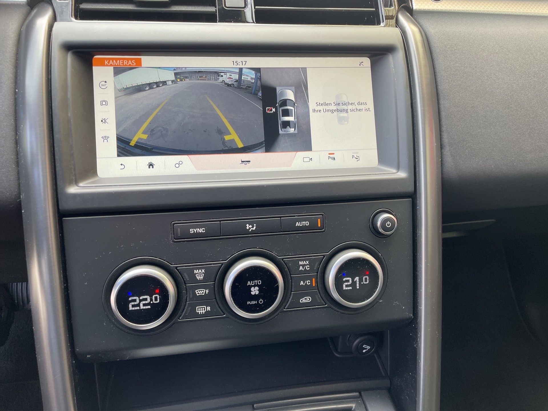 LAND ROVER Discovery 3.0 SDV6 Landmark Edition Automatic-image-10