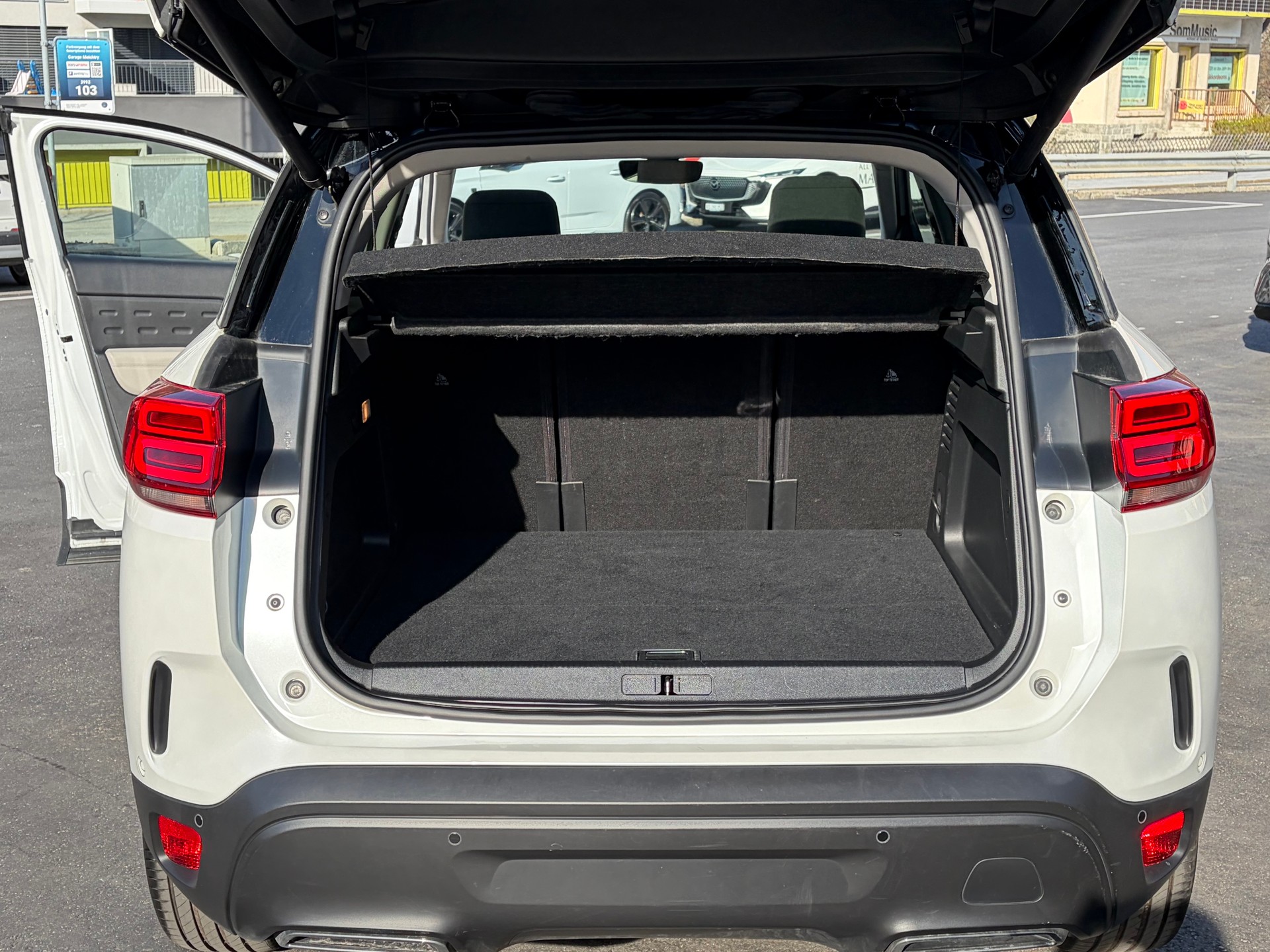 CITROEN C5 Aircross 1.6 PHEV Shine-image-12