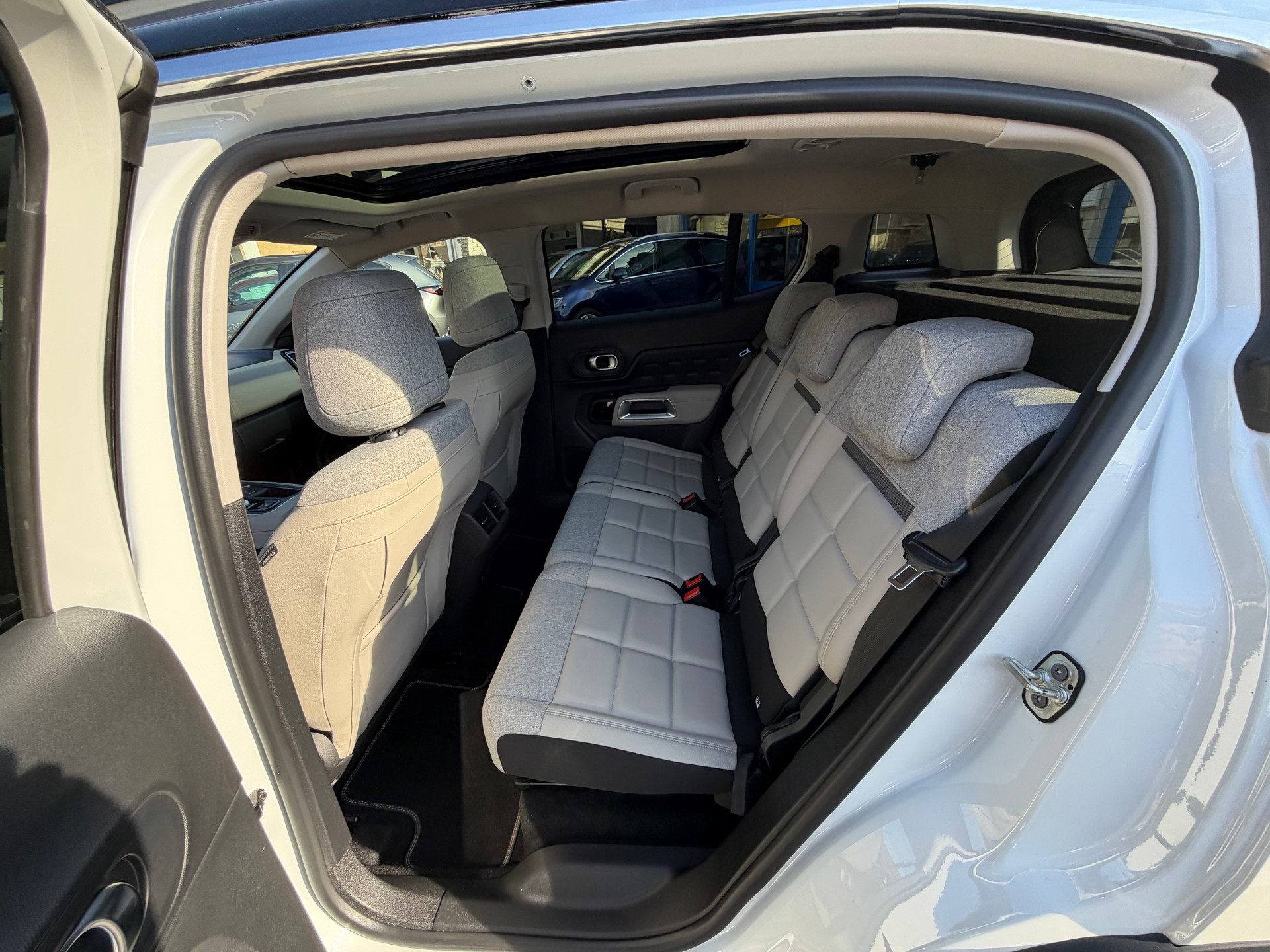 CITROEN C5 Aircross 1.6 PHEV Shine-image-11