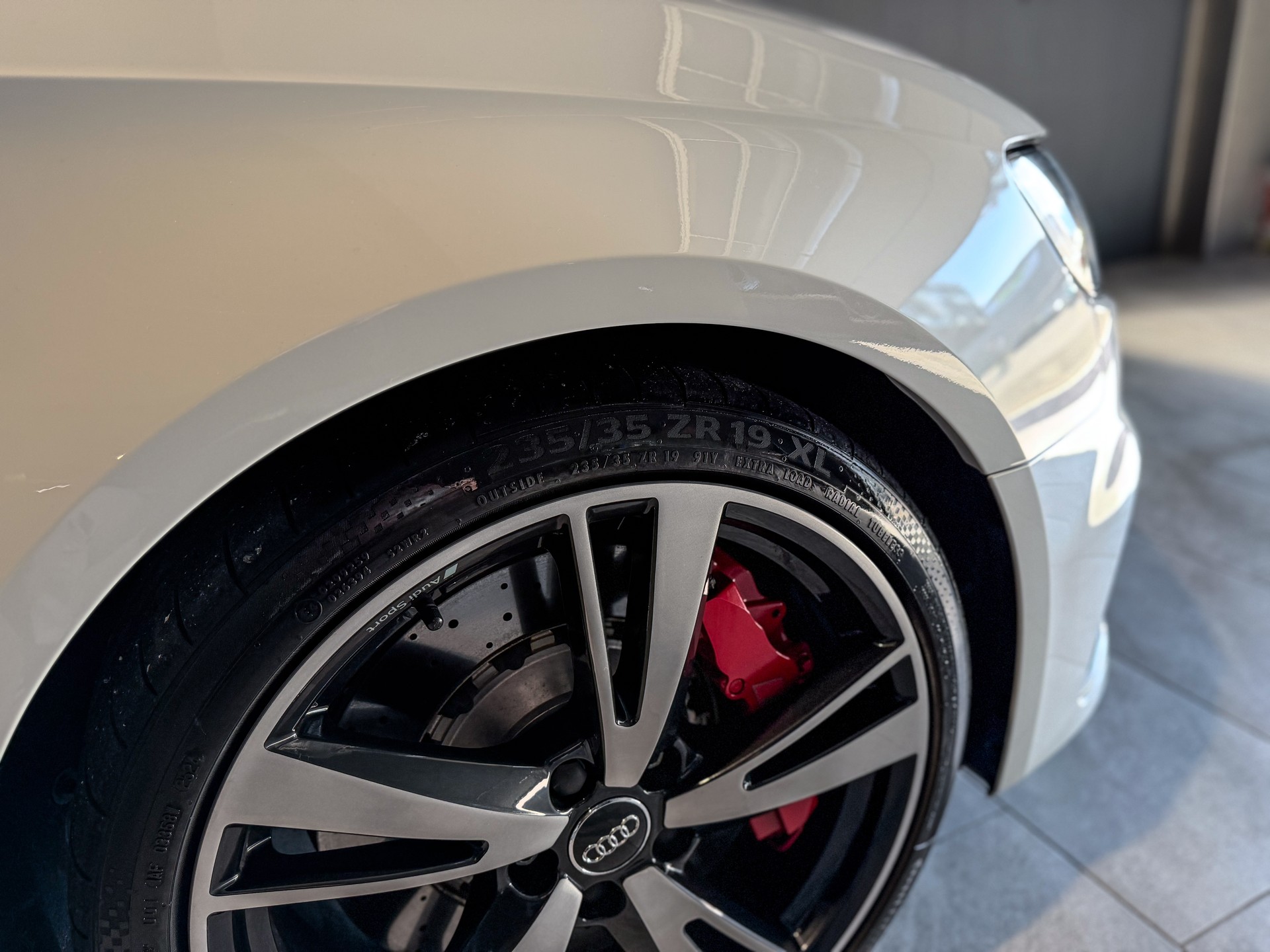 AUDI RS3 Sportback 2.5 TSI quattro S-tronic-image-2