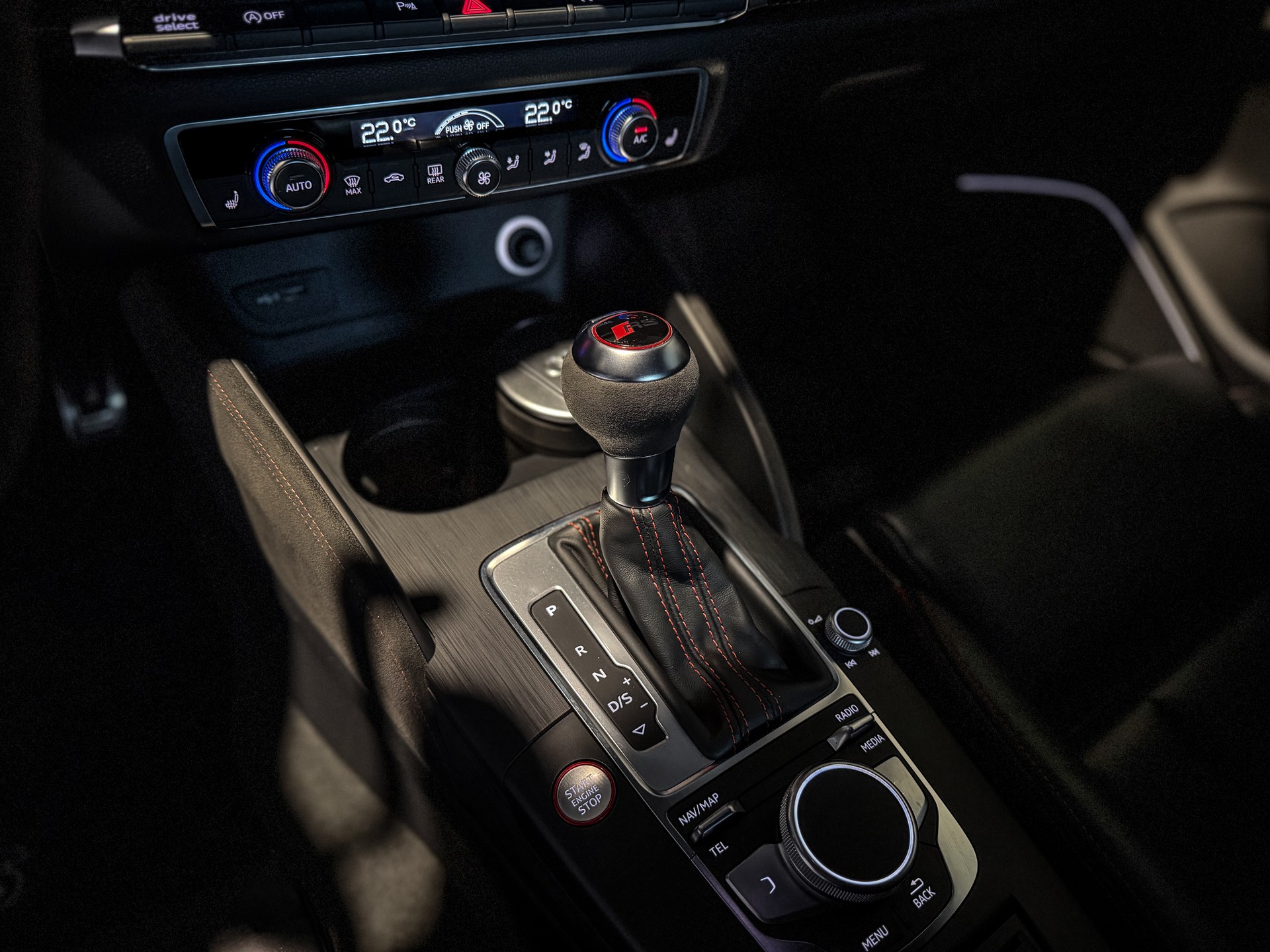 AUDI RS3 Sportback 2.5 TSI quattro S-tronic-image-9