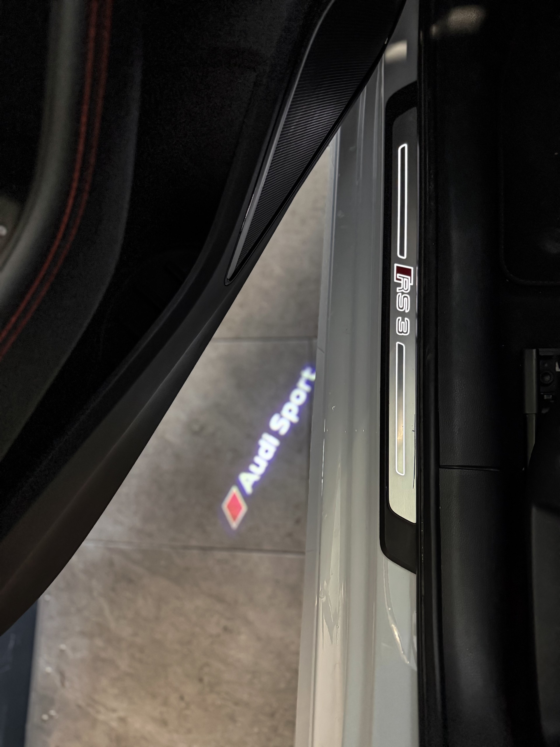 AUDI RS3 Sportback 2.5 TSI quattro S-tronic-image-7