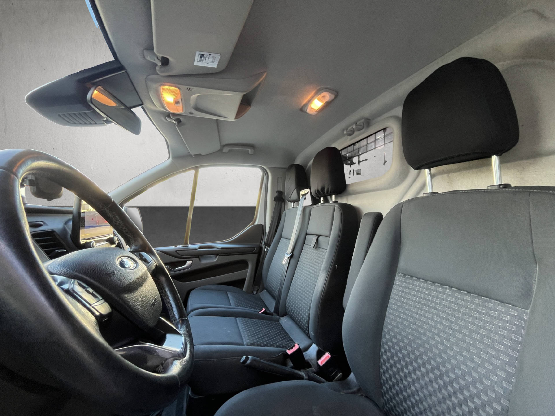 FORD Transit Custom Van 300 L1 2.0 TDCi 130 Trend-image-25