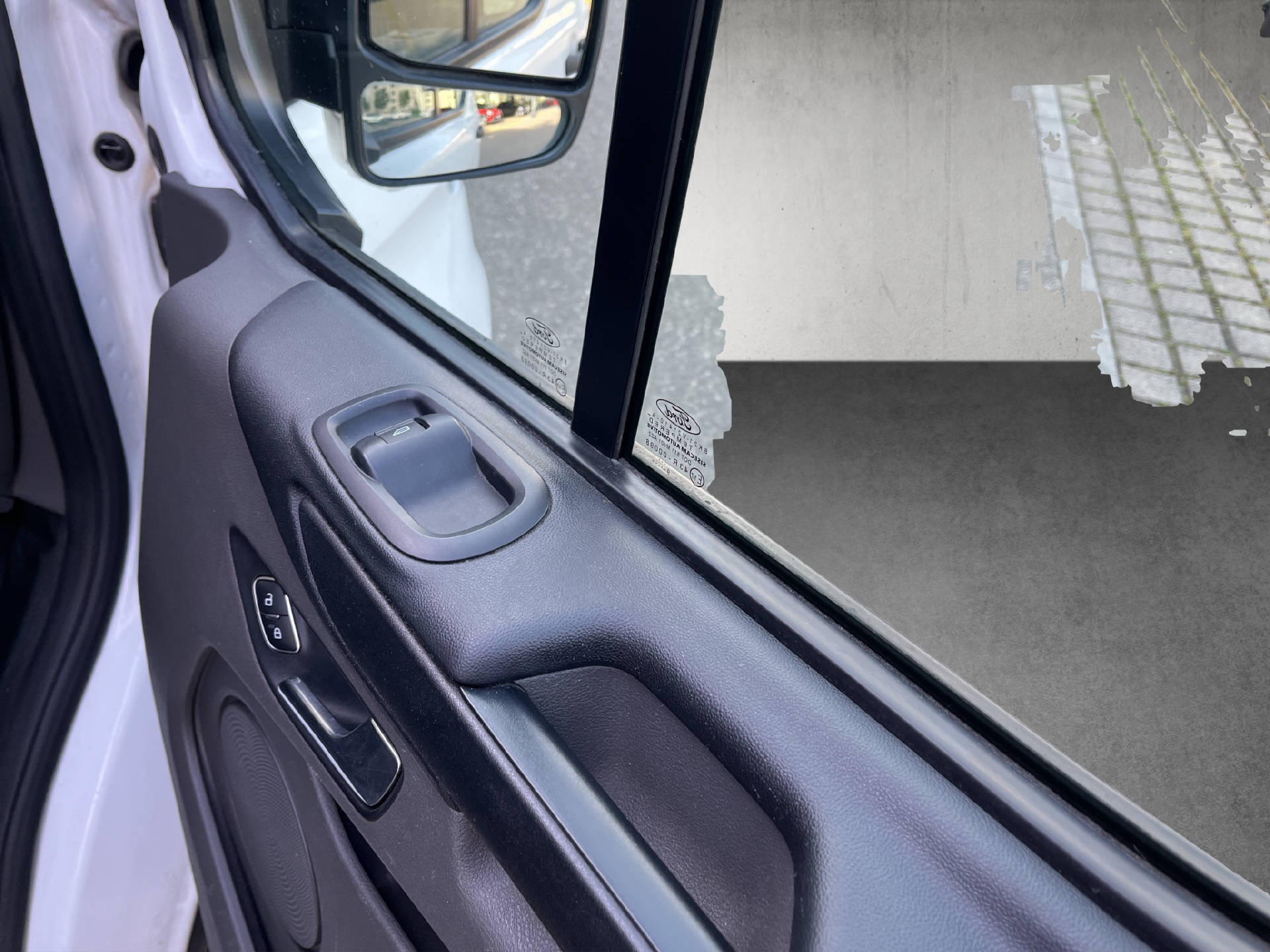 FORD Transit Custom Van 300 L1 2.0 TDCi 130 Trend-image-16
