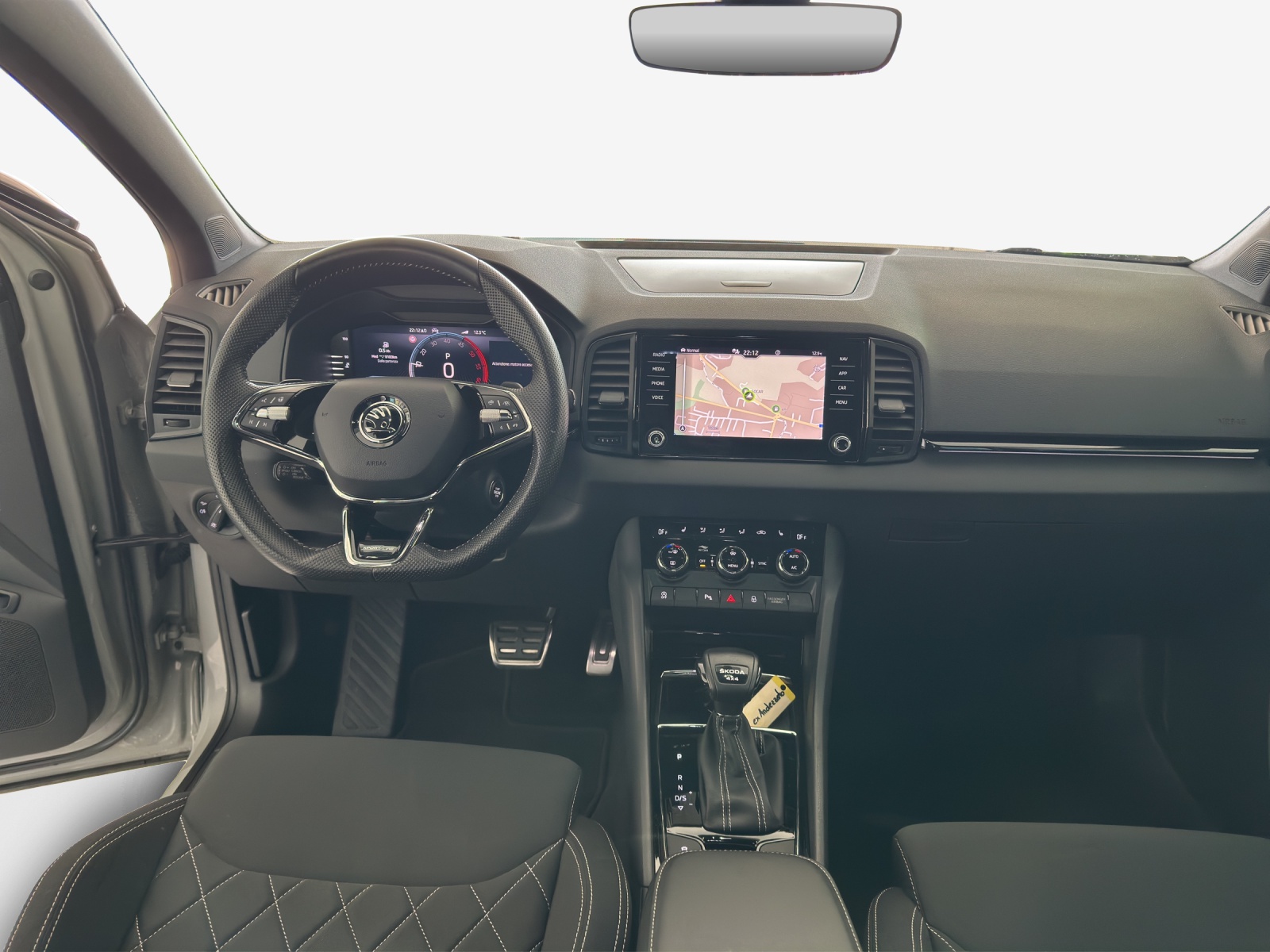 SKODA Karoq 2.0 TDI CR Sport Line 4x4 DSG-image-8
