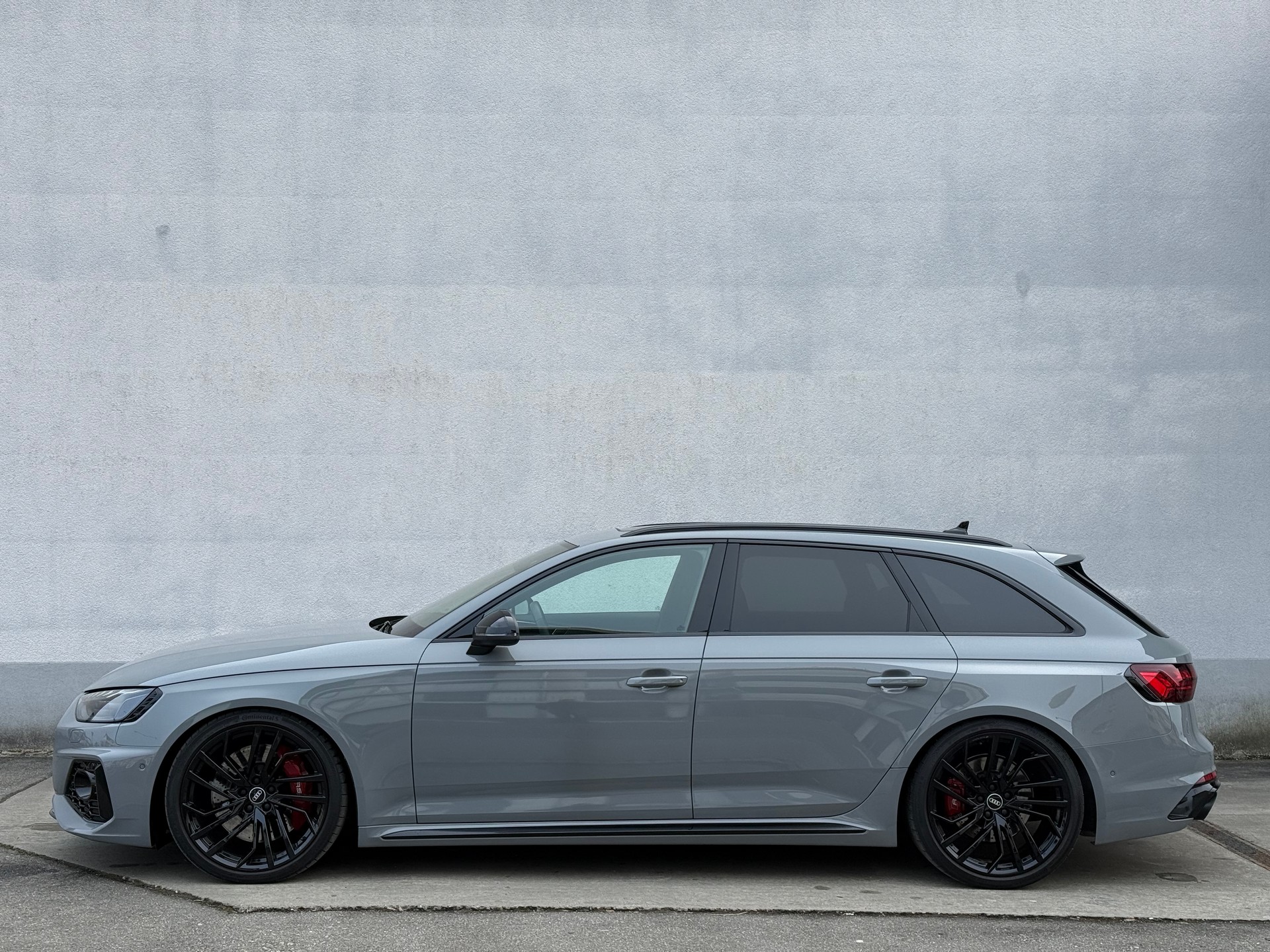 AUDI RS4 Avant quattro tiptronic-showroom-element-1