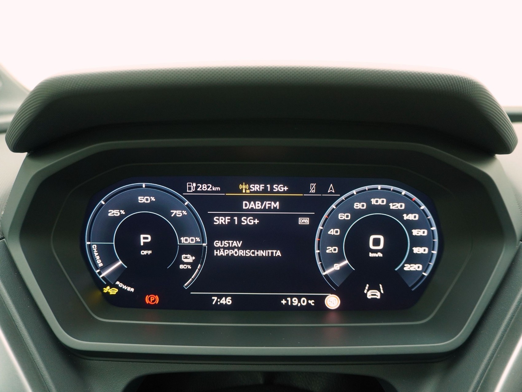 AUDI Q4 e-tron 55 quattro **Audi Werksgarantie bis 10/2030**-image-17