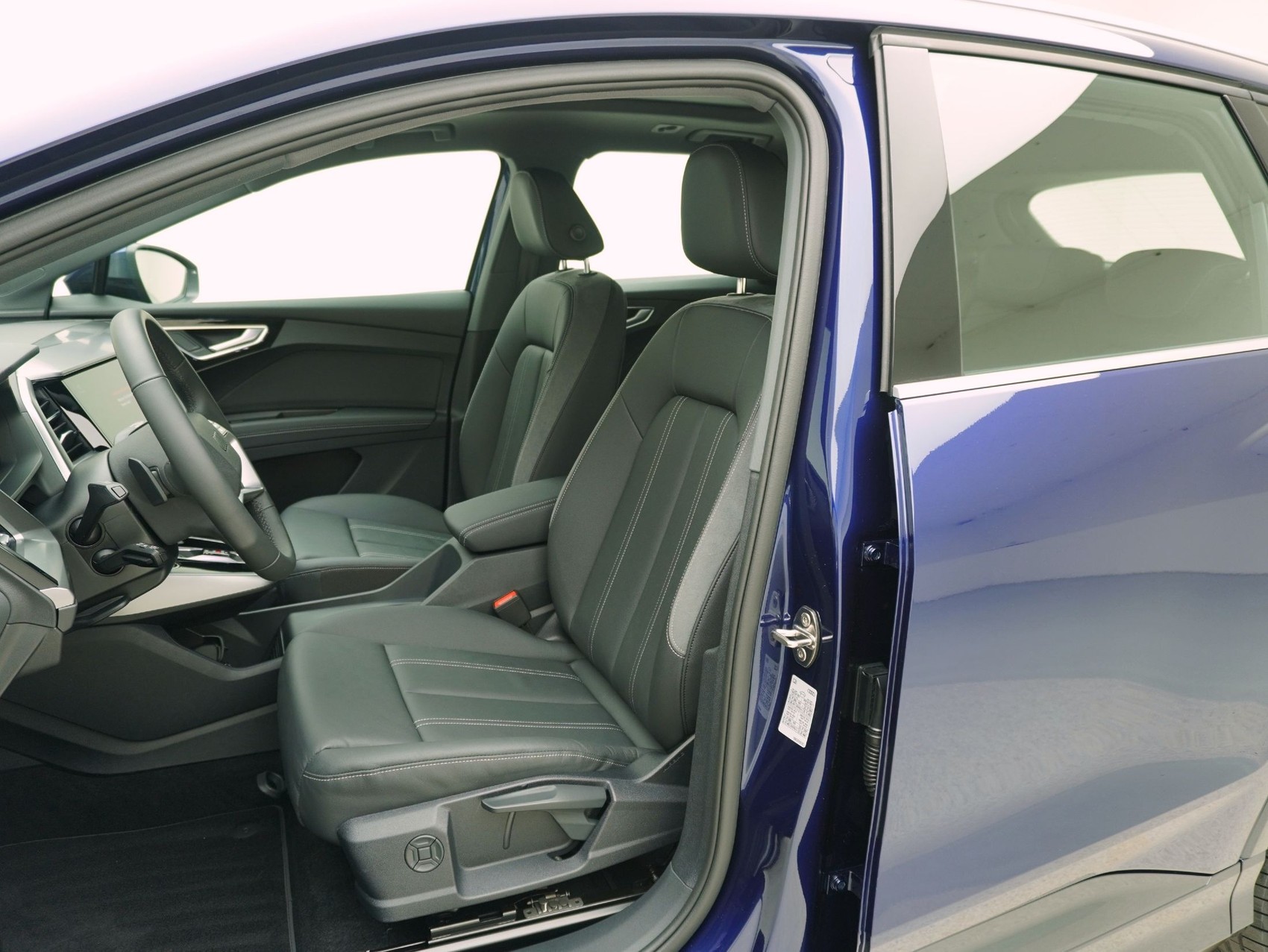 AUDI Q4 e-tron 55 quattro **Audi Werksgarantie bis 10/2030**-image-9