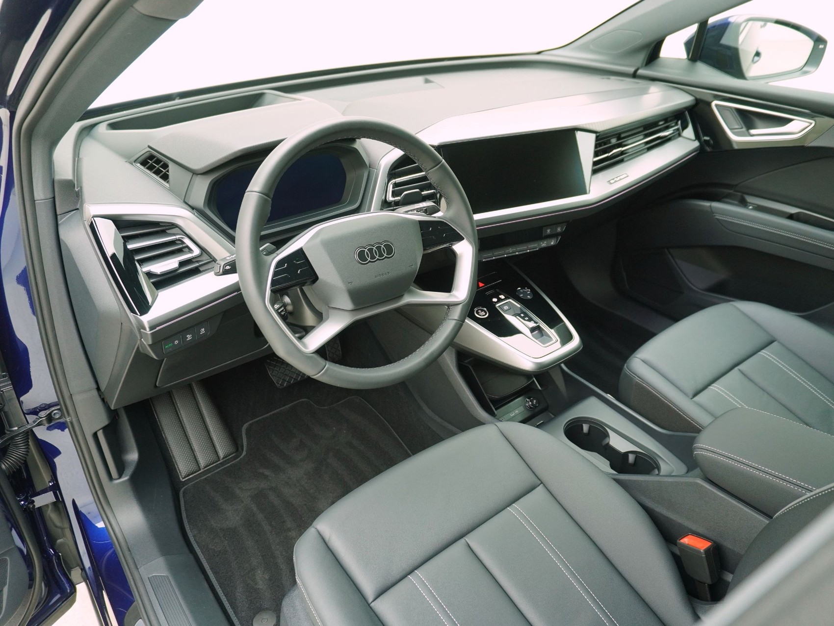 AUDI Q4 e-tron 55 quattro **Audi Werksgarantie bis 10/2030**-image-10