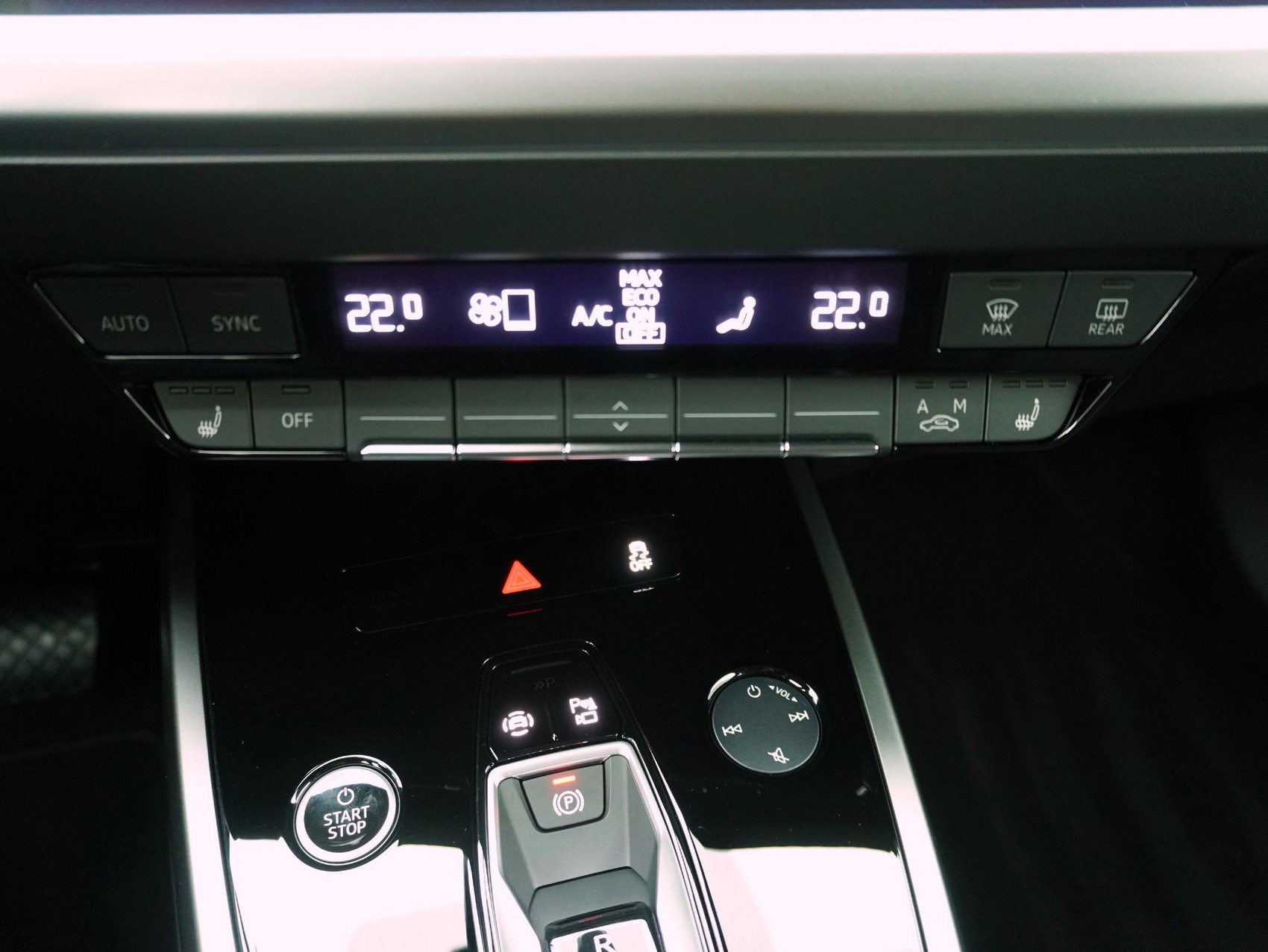 AUDI Q4 e-tron 55 quattro **Audi Werksgarantie bis 10/2030**-image-15