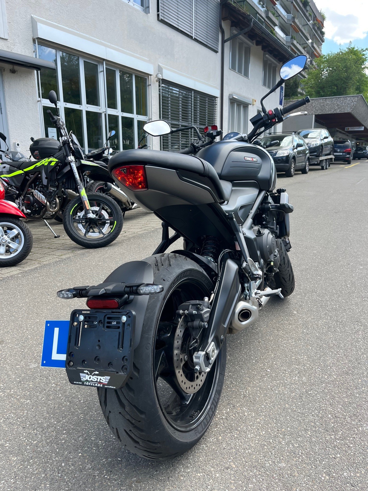 TRIUMPH Trident 660 - GRATIS LIEFERUNG*-showroom-element-3