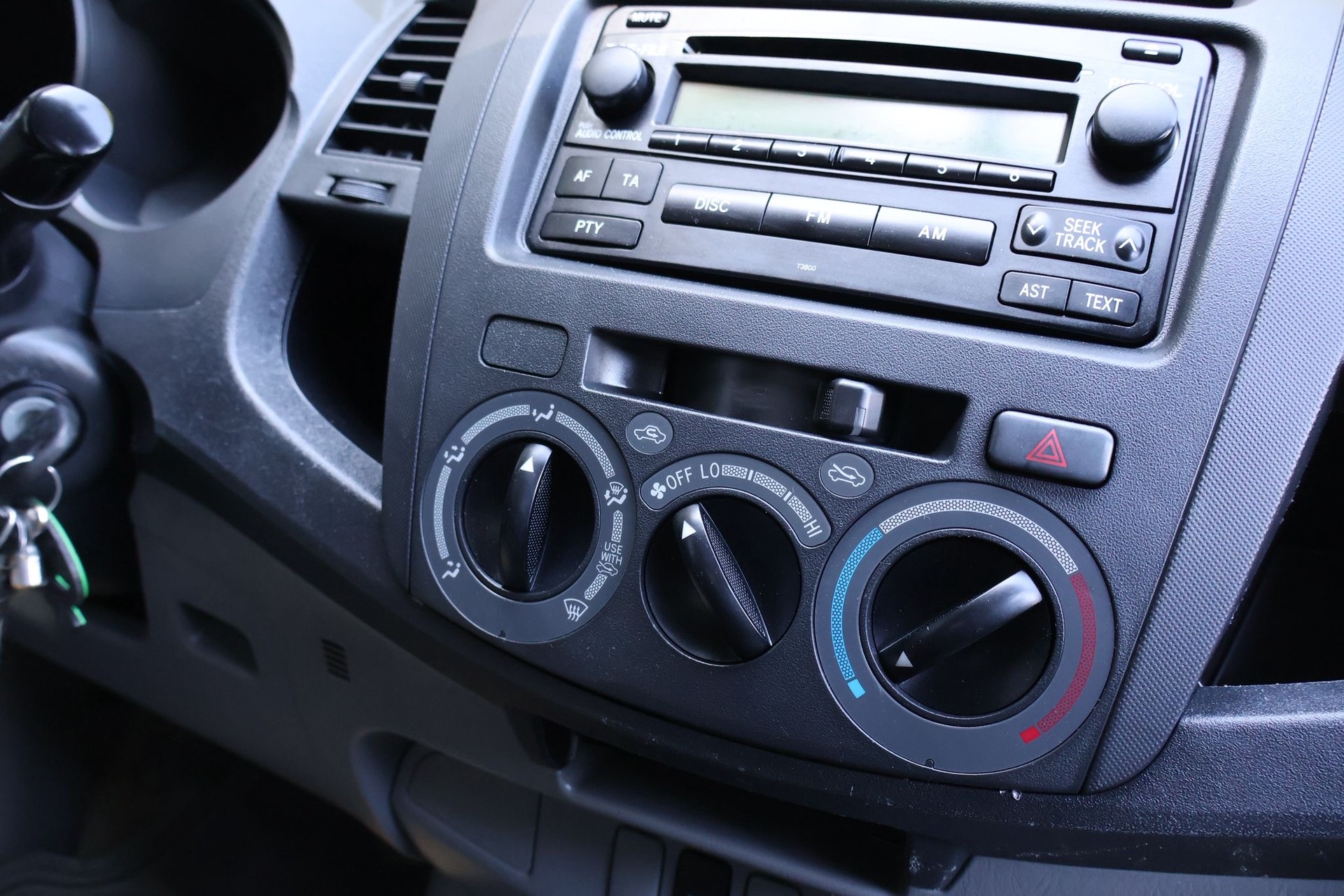 TOYOTA HI-LUX-image-10