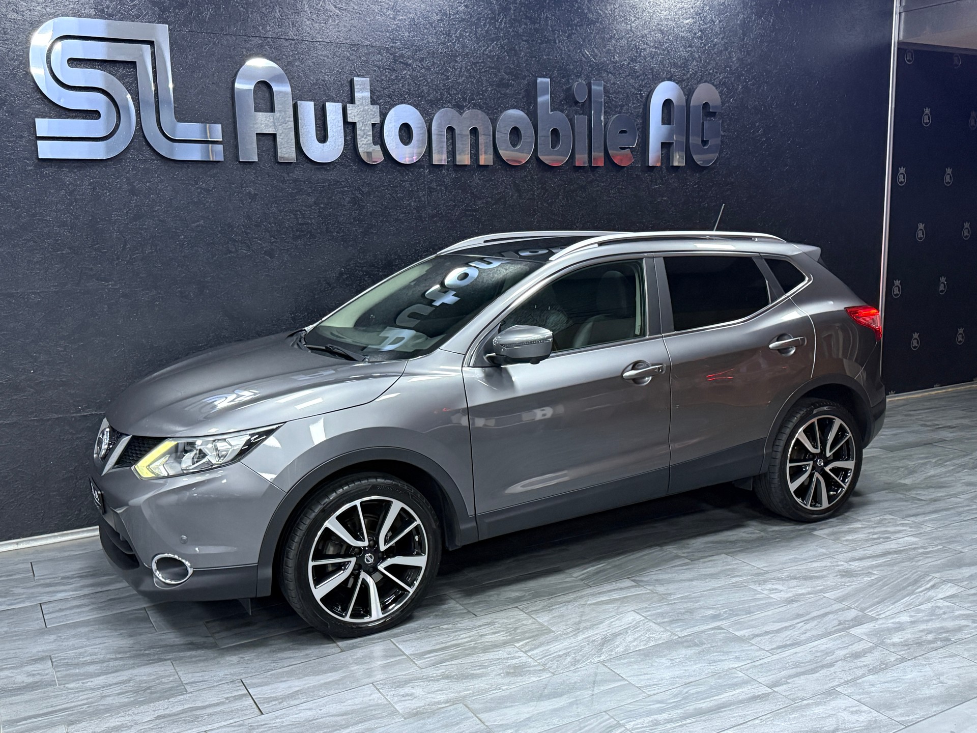NISSAN Qashqai 1.6 dCi tekna Xtronic CVT / Panoramadach-image-3