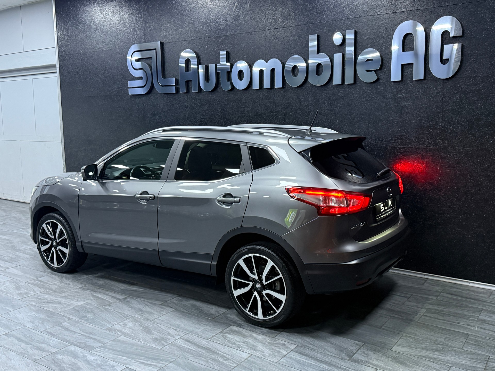 NISSAN Qashqai 1.6 dCi tekna Xtronic CVT / Panoramadach-image-5