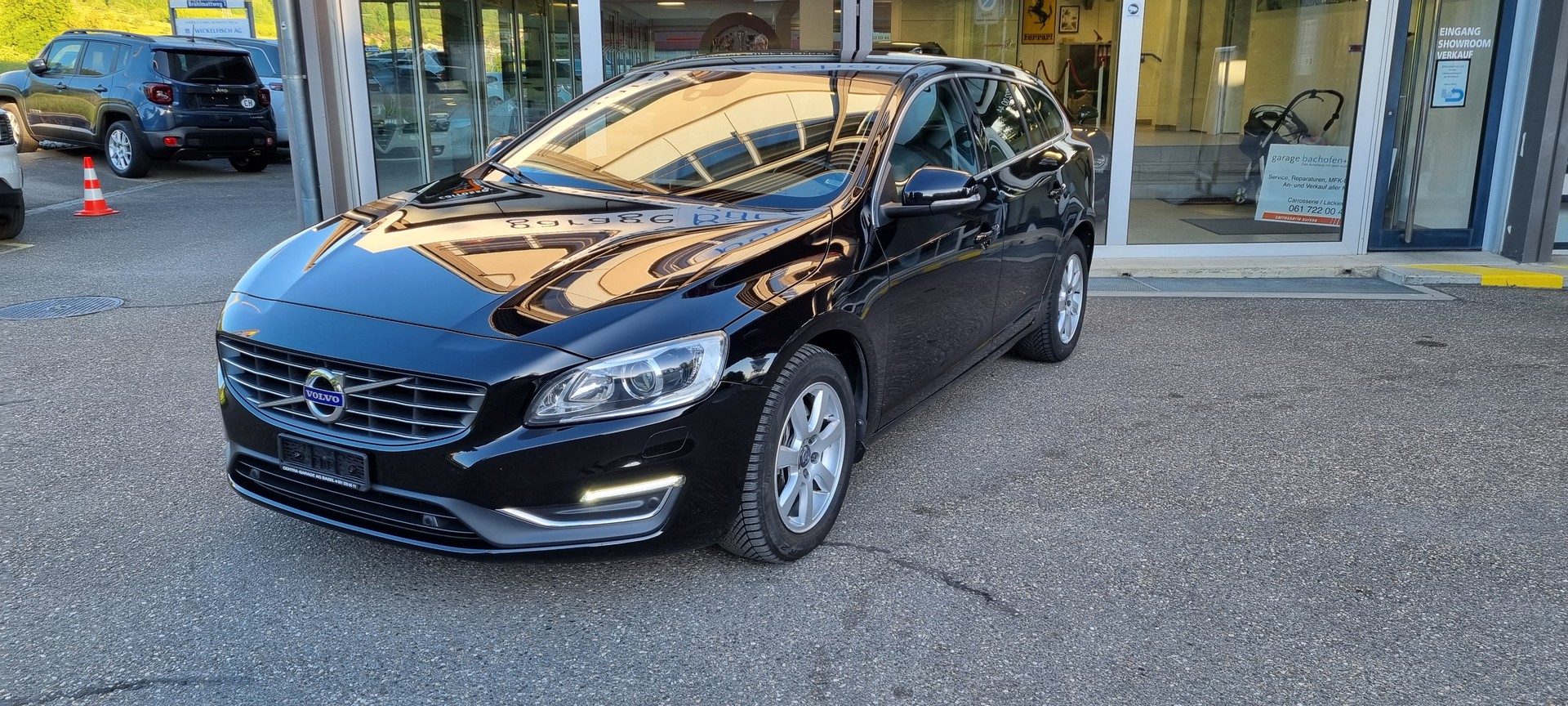 VOLVO V60 T6 AWD Executive Geartronic-image-3