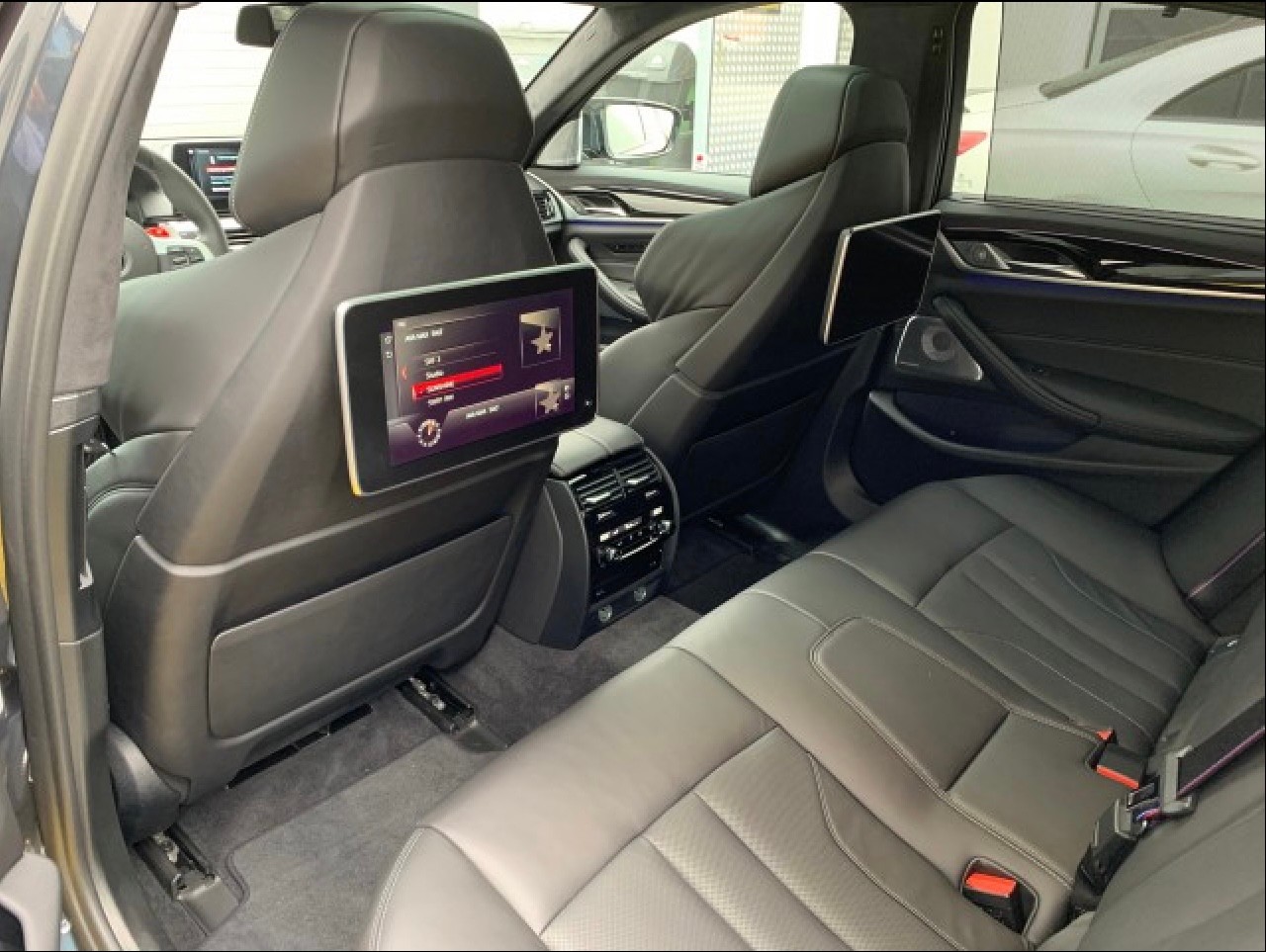 BMW M5 xDrive-image-14