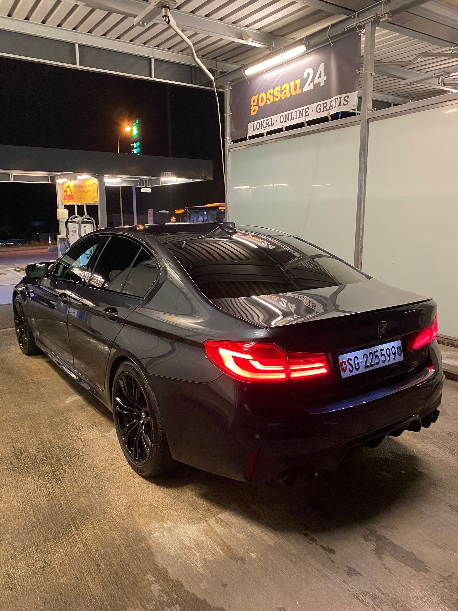 BMW M5 xDrive-image-5