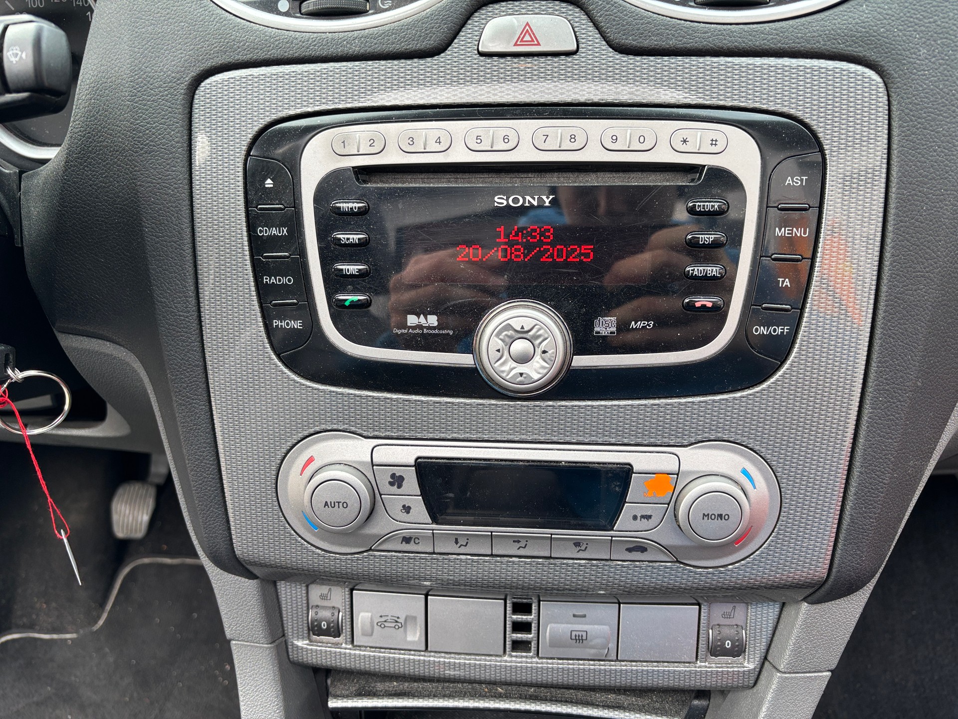 FORD Focus CC 2.0i Titanium-image-8