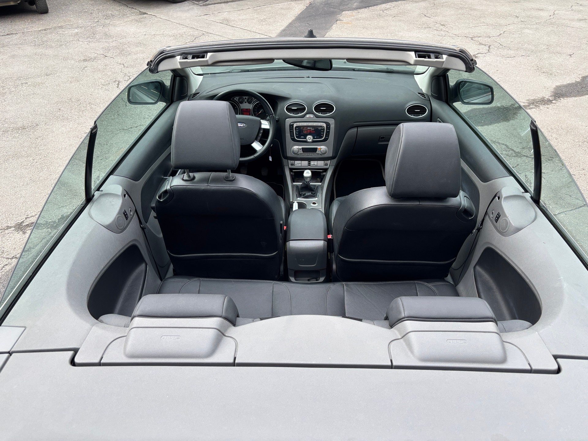 FORD Focus CC 2.0i Titanium-image-9
