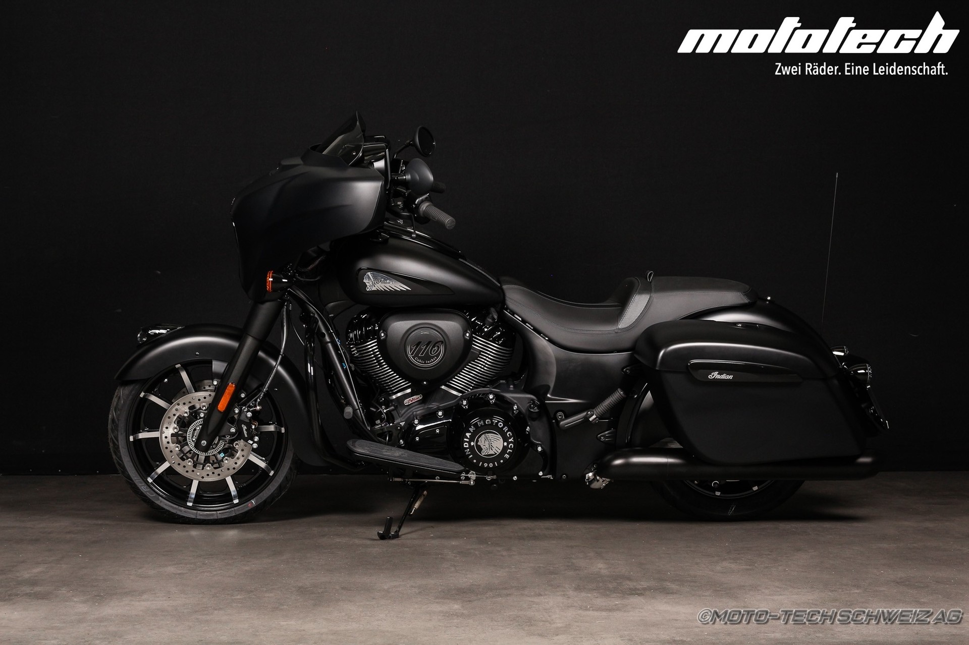 INDIAN Chieftain Dark Horse-showroom-element-3