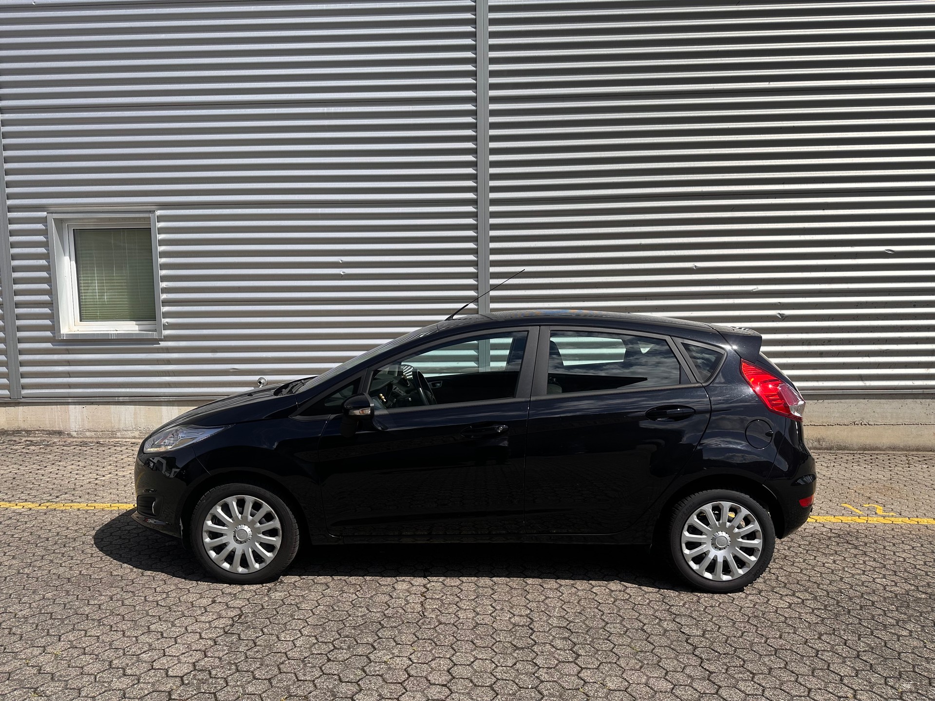 FORD Fiesta 1.0 SCTi Titanium-image-3