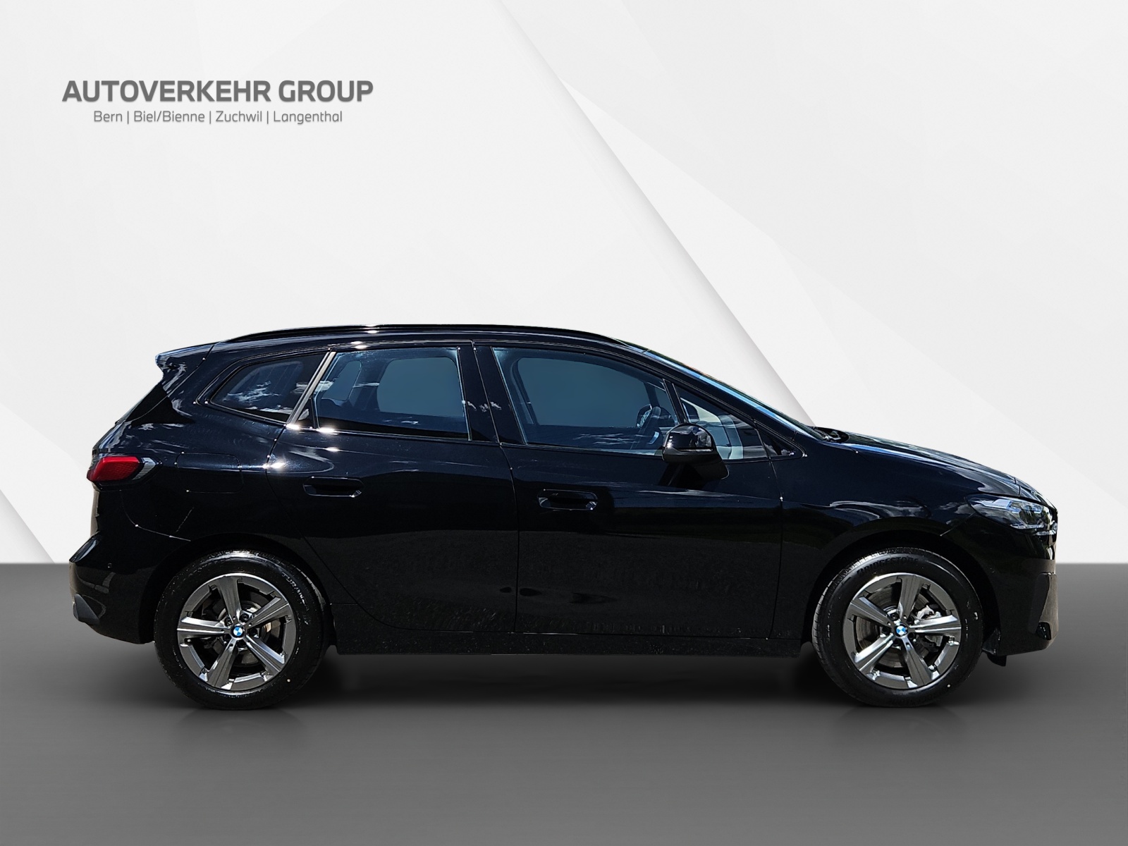 BMW 230e xDrive Active Tourer-image-7