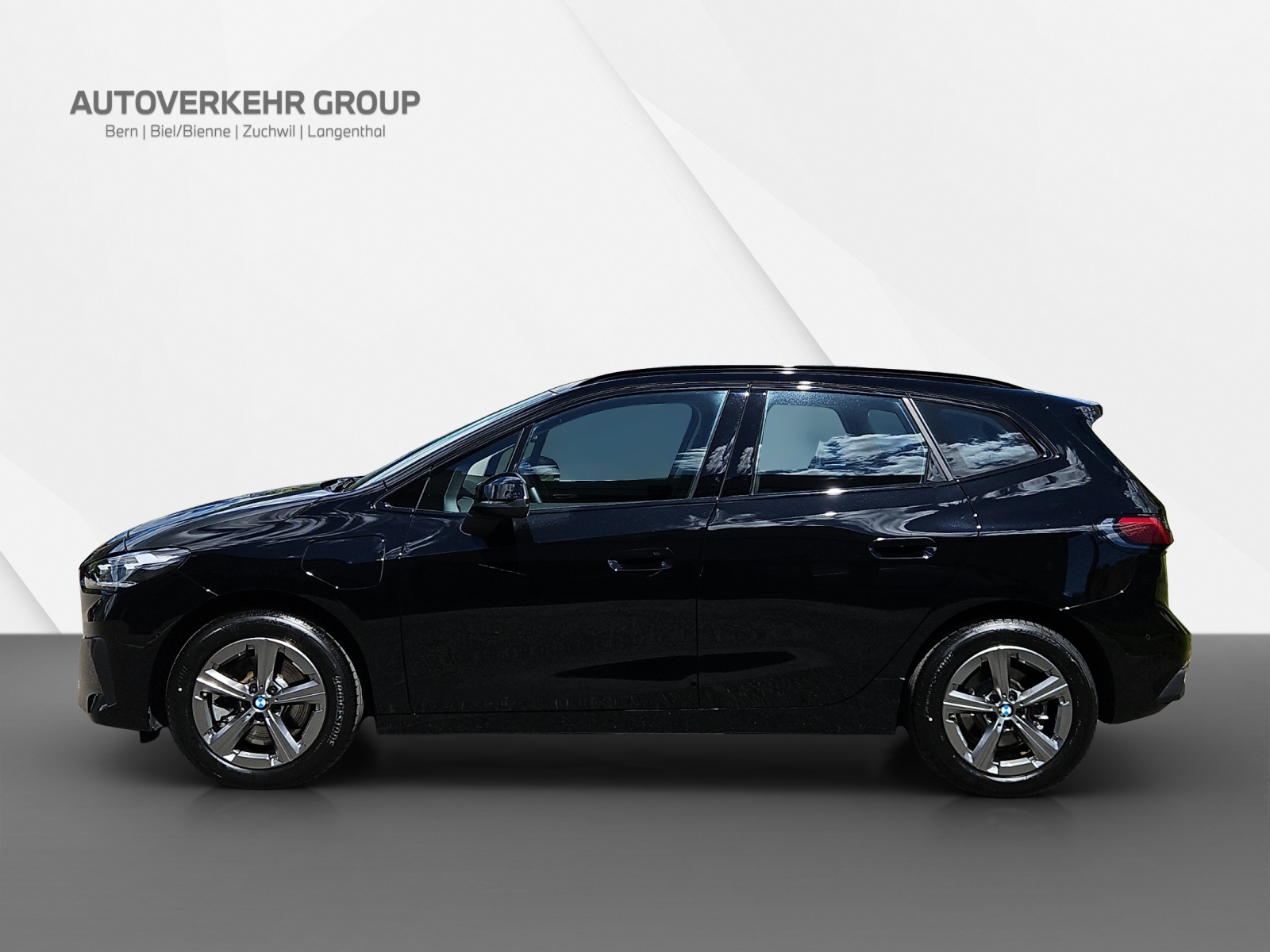 BMW 230e xDrive Active Tourer-image-3