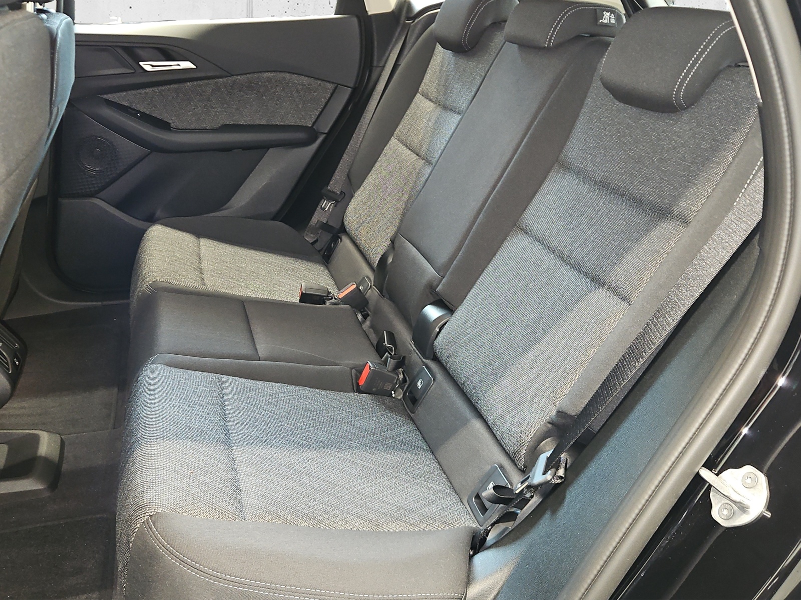BMW 230e xDrive Active Tourer-image-11