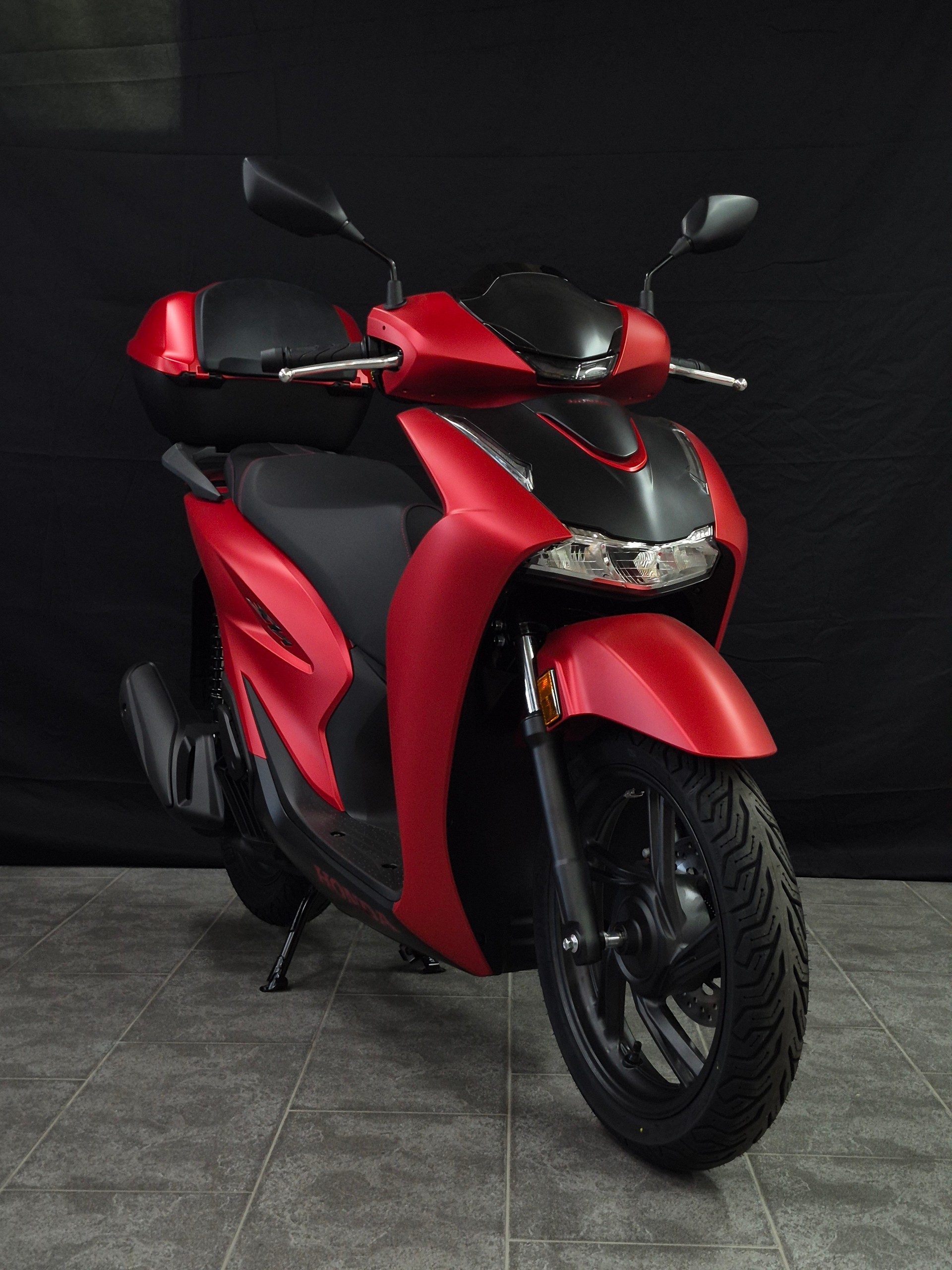 HONDA SH 125 Sporty-showroom-element-2