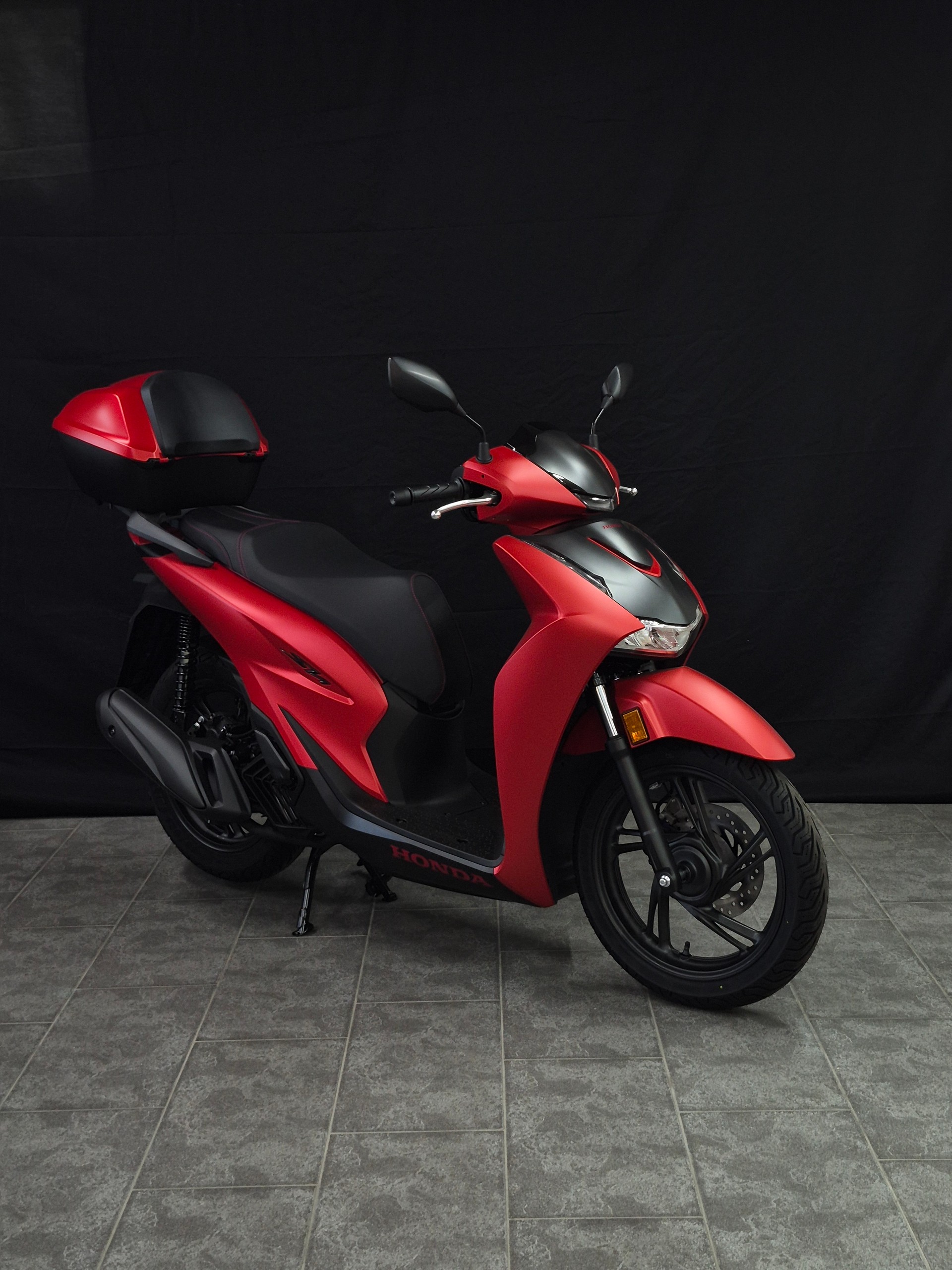 HONDA SH 125 Sporty-showroom-element-3