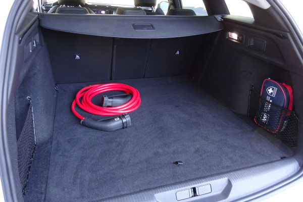 PEUGEOT 308 e SW Allure 54kWh-image-9