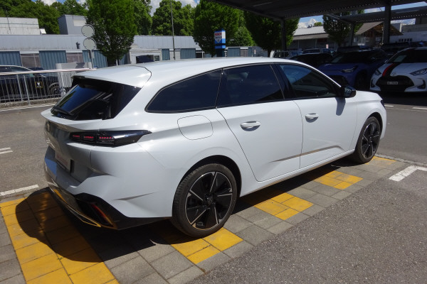 PEUGEOT 308 e SW Allure 54kWh-image-13
