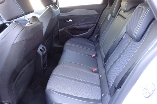 PEUGEOT 308 e SW Allure 54kWh-image-8