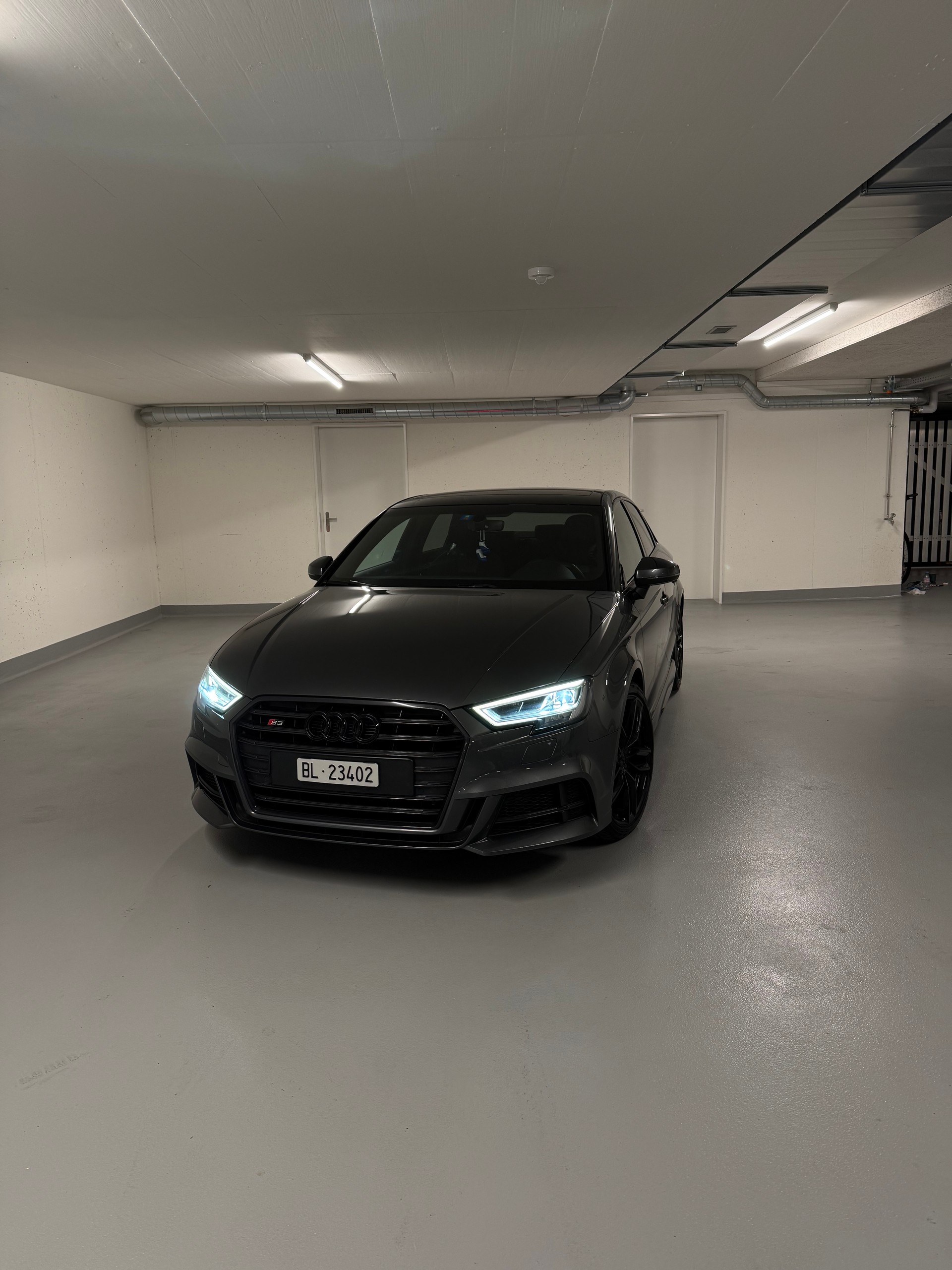 AUDI 2.0 T FSI quattro S-Tronic
