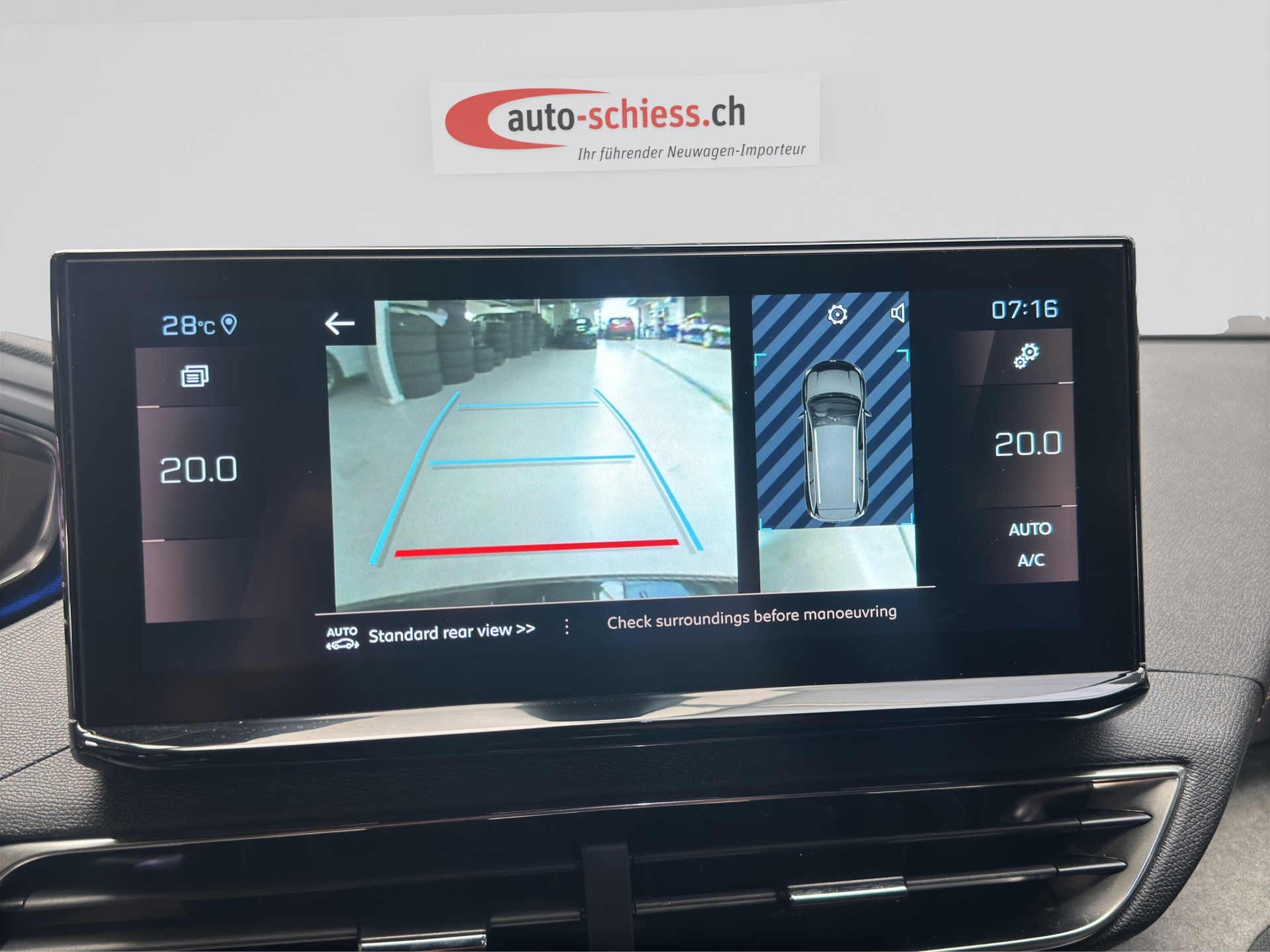 PEUGEOT 5008 1.2 Pure Tech GT Black EAT8-image-12