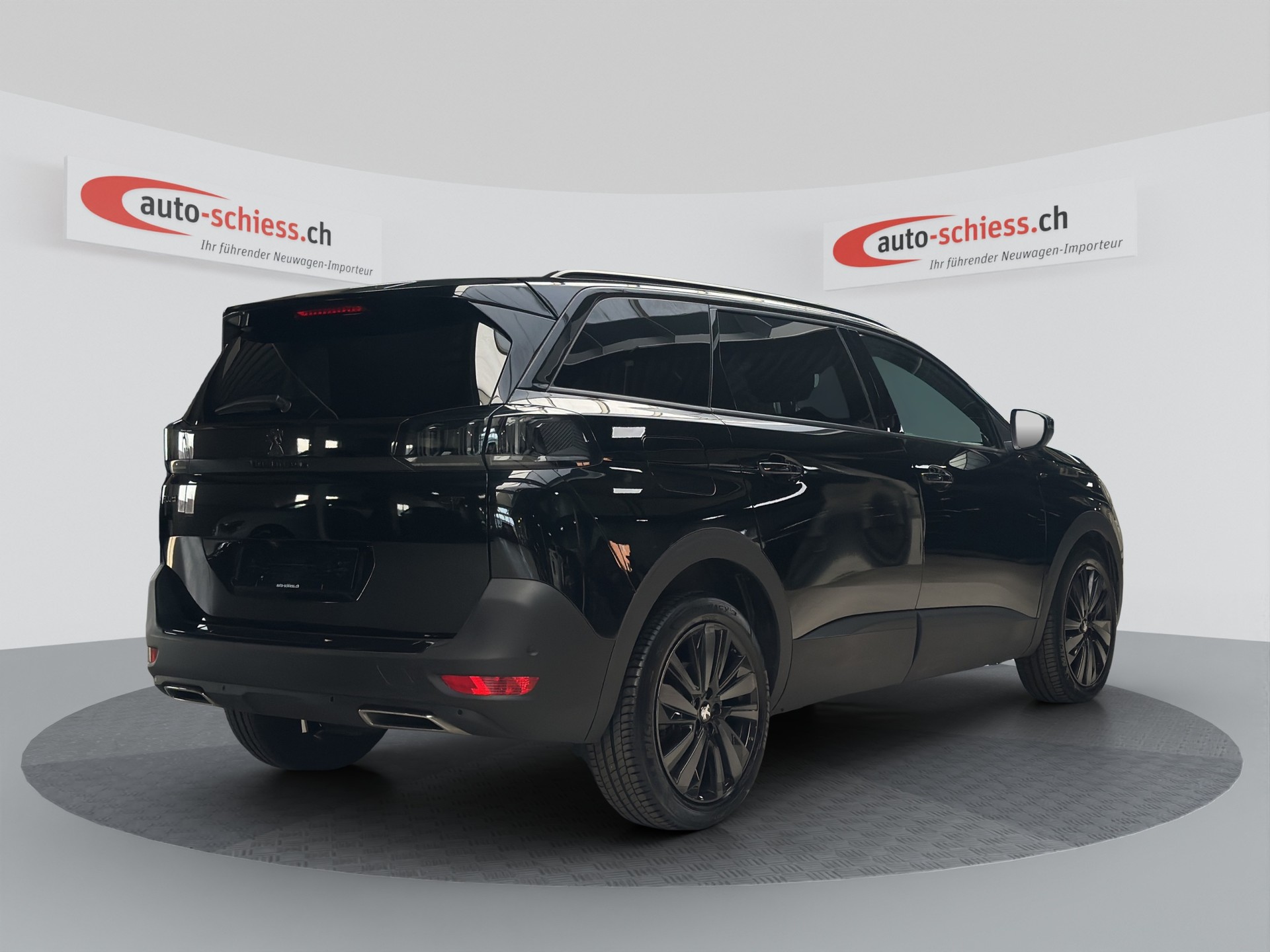 PEUGEOT 5008 1.2 Pure Tech GT Black EAT8-image-4
